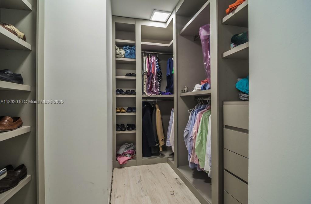 DPH01 4 / 5 4339 sq. ft. $ 2025-10-07 0 Photo