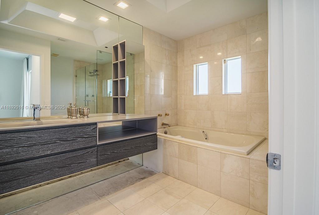DPH01 4 / 5 4339 sq. ft. $ 2025-10-07 0 Photo