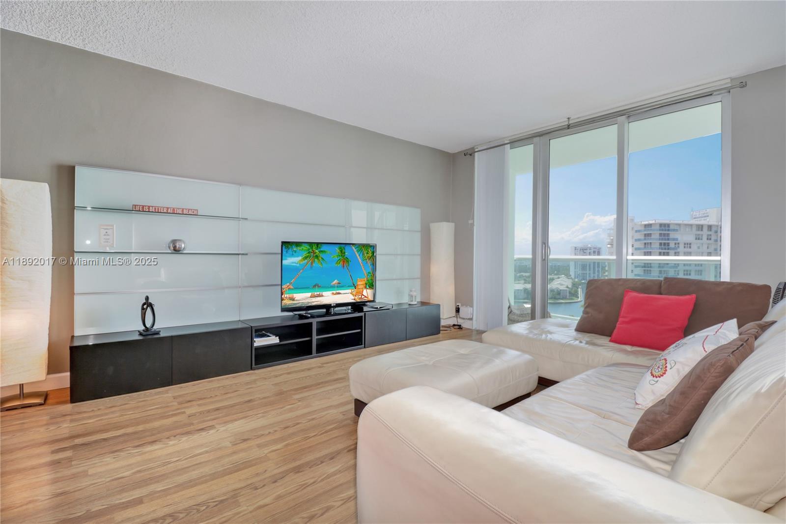 Photo of 3901 Ocean Dr  #15R, Hollywood, Florida, 33019 - 