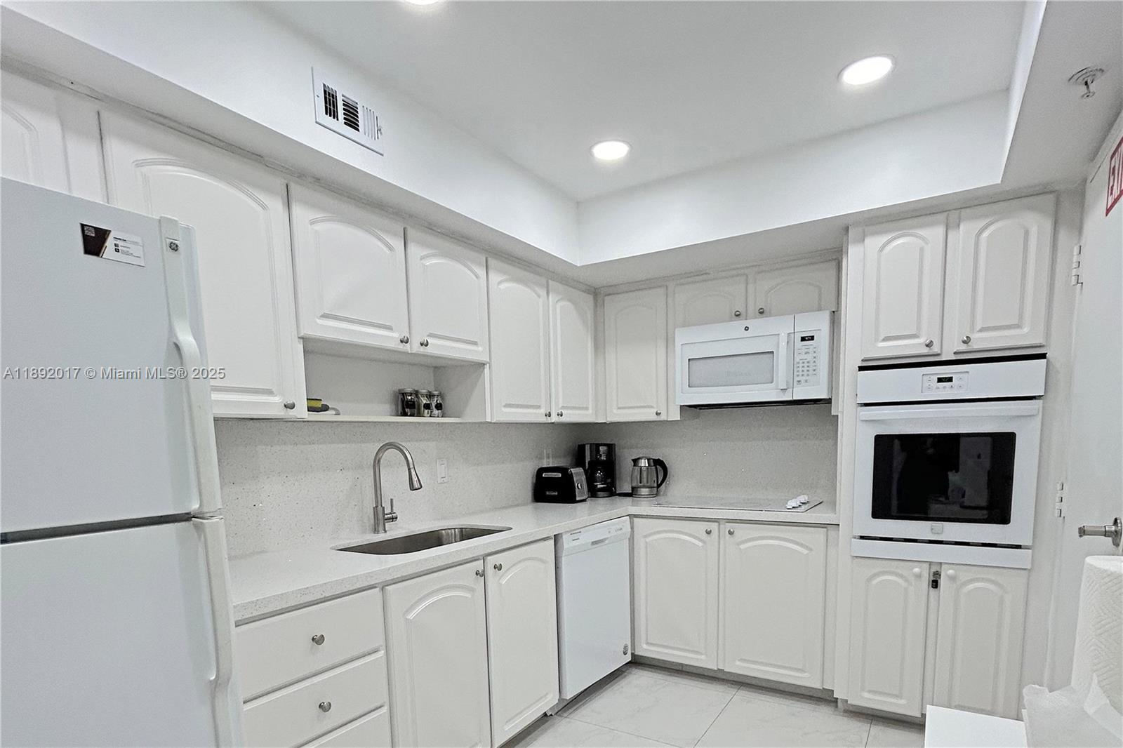 Photo of 3901 Ocean Dr  #15R, Hollywood, Florida, 33019 - 