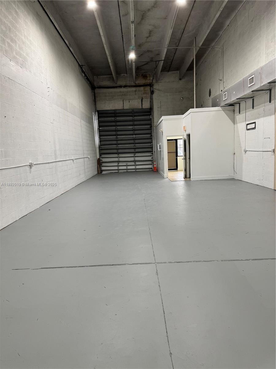 10  /   sq. ft. $ 2025-10-07 0 Photo