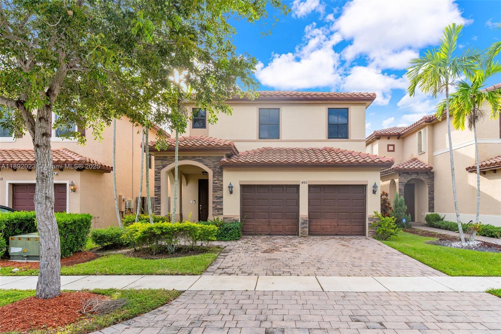 Ver detalles 480 5 / 3 2568 sq. ft. $ 2025-10-07 0 foto