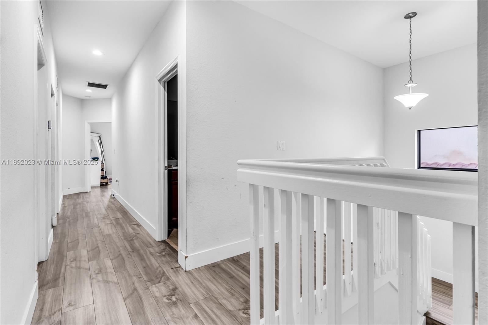 Ver detalles 480 5 / 3 2568 sq. ft. $ 2025-10-07 0 foto