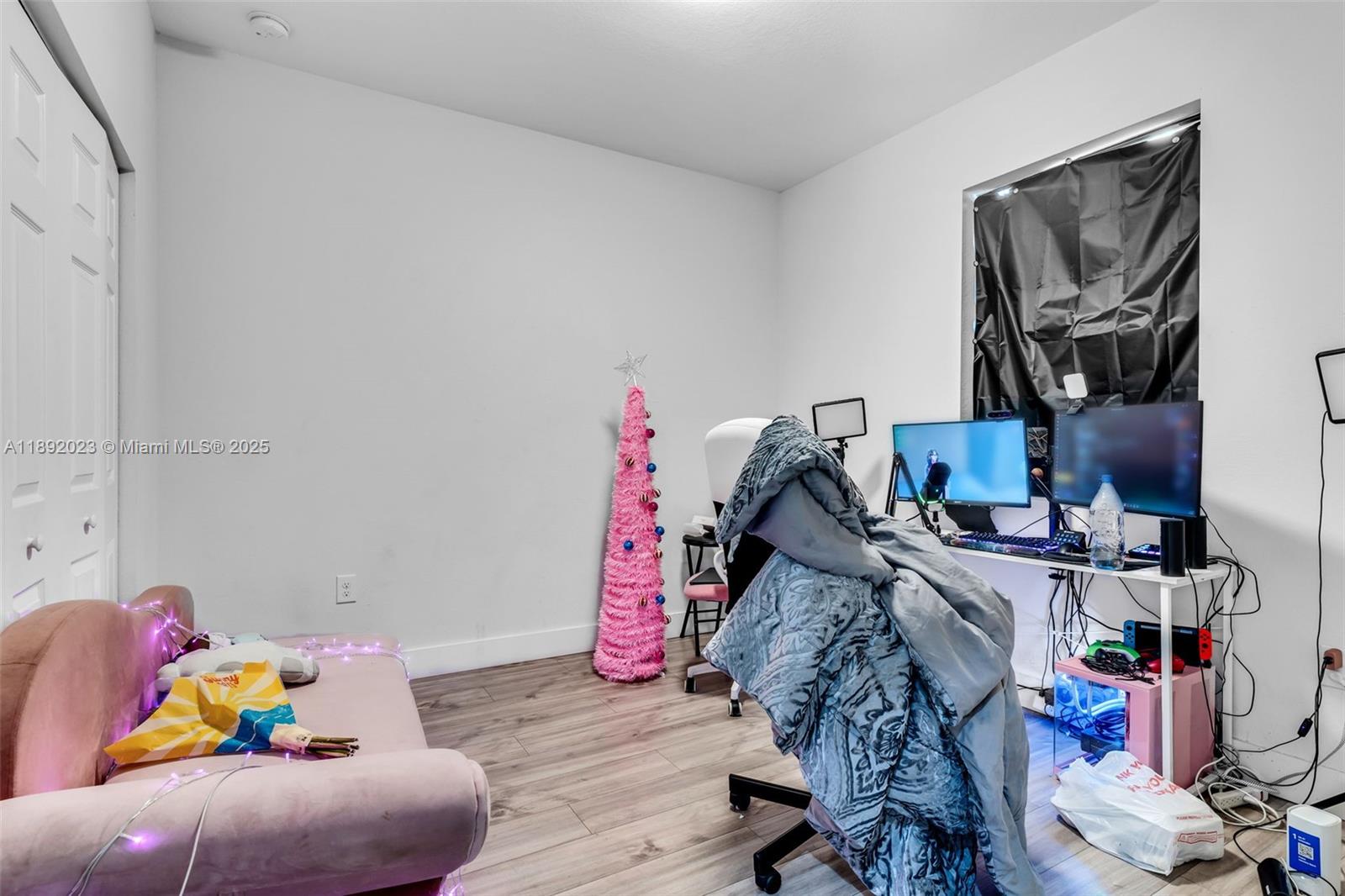 Ver detalles 480 5 / 3 2568 sq. ft. $ 2025-10-07 0 foto