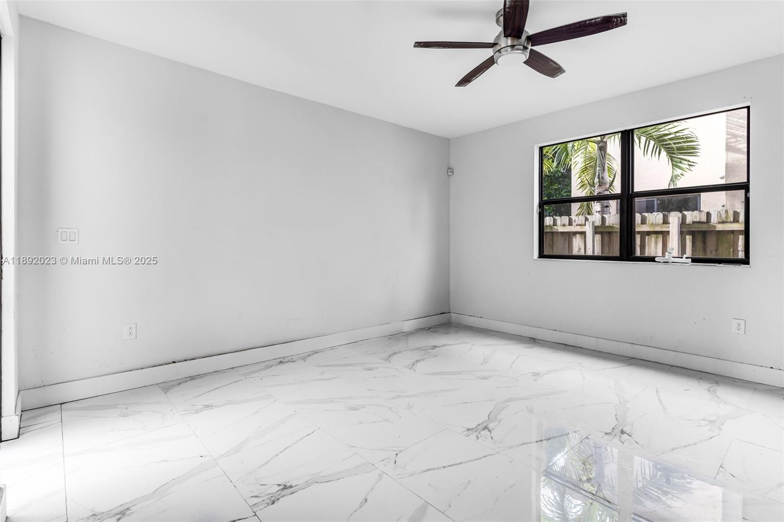 Ver detalles 480 5 / 3 2568 sq. ft. $ 2025-10-07 0 foto