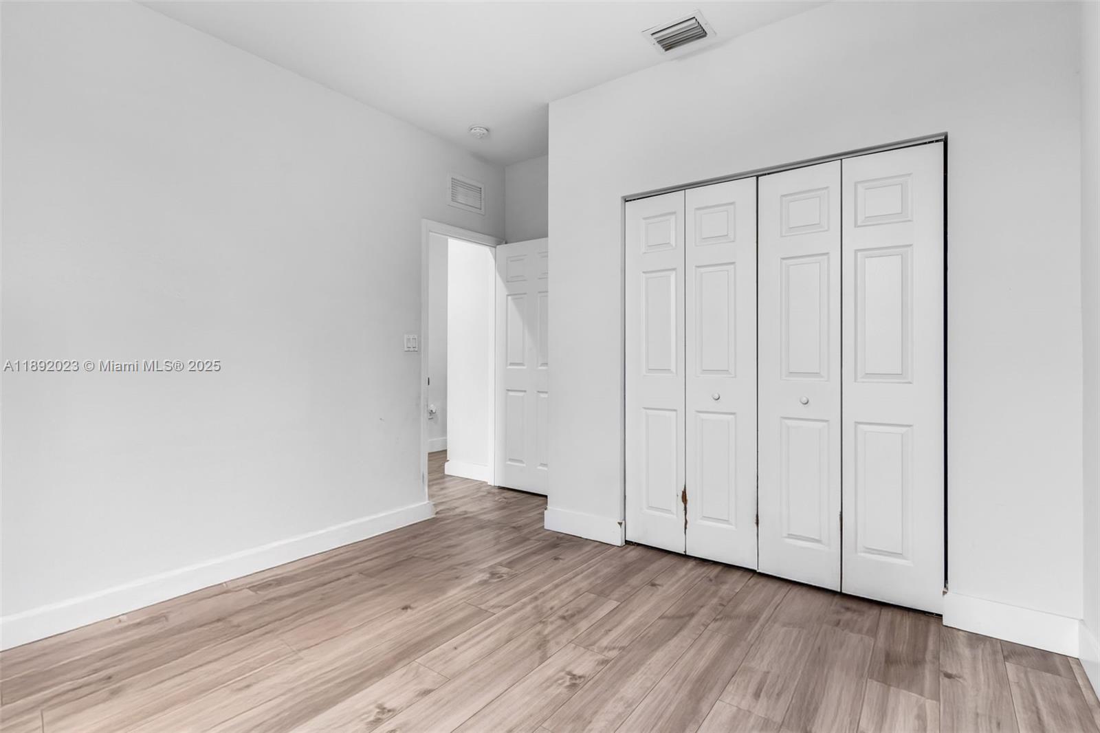 Ver detalles 480 5 / 3 2568 sq. ft. $ 2025-10-07 0 foto