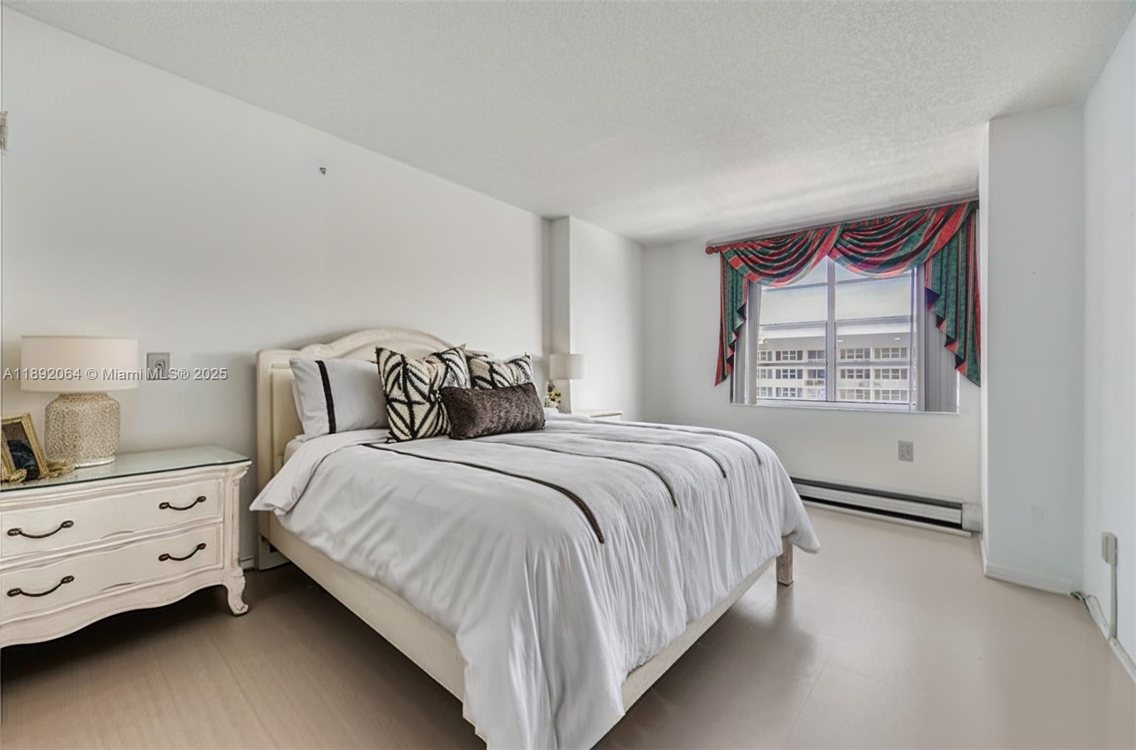 See details 21E 3 / 3 1780 sq. ft. $ 2025-10-07 0 Photo