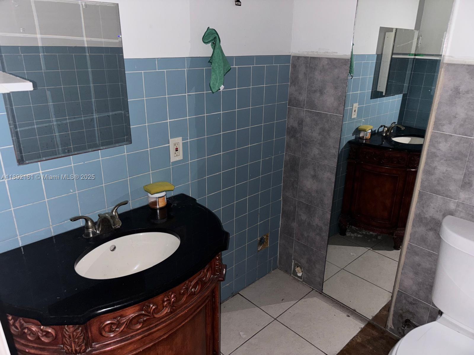   /   sq. ft. $ 2025-10-07 0 Photo