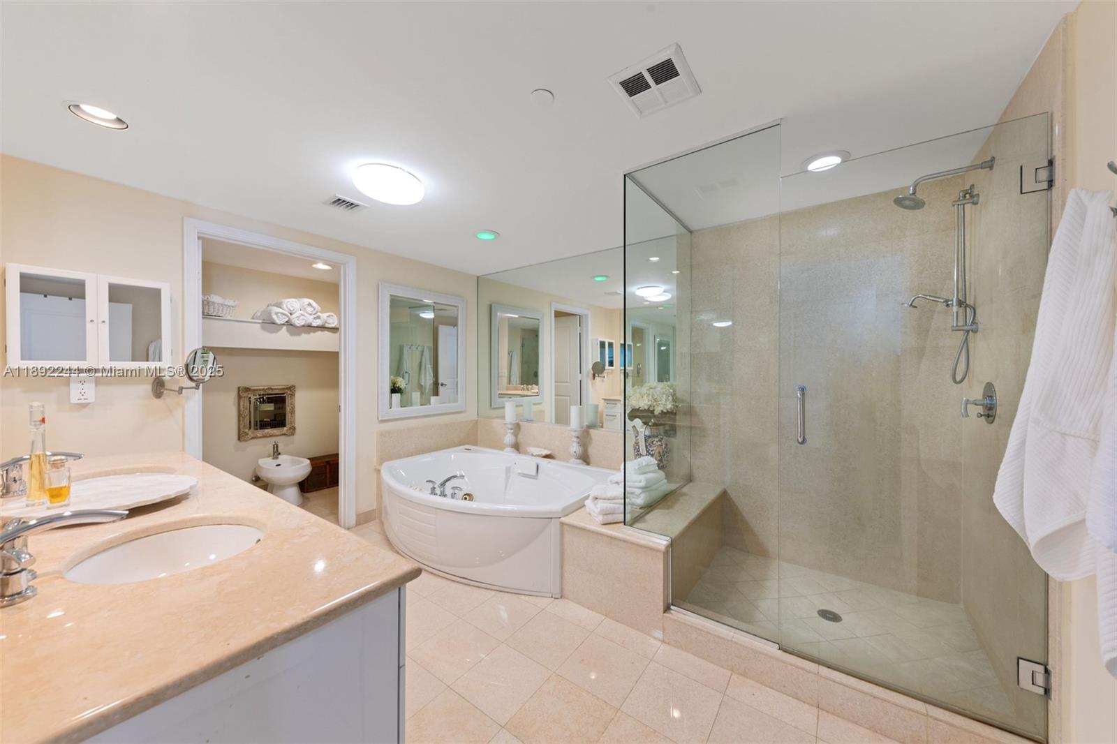 Photo of 3101 Ocean Dr  #707, Hollywood, Florida, 33019 - 