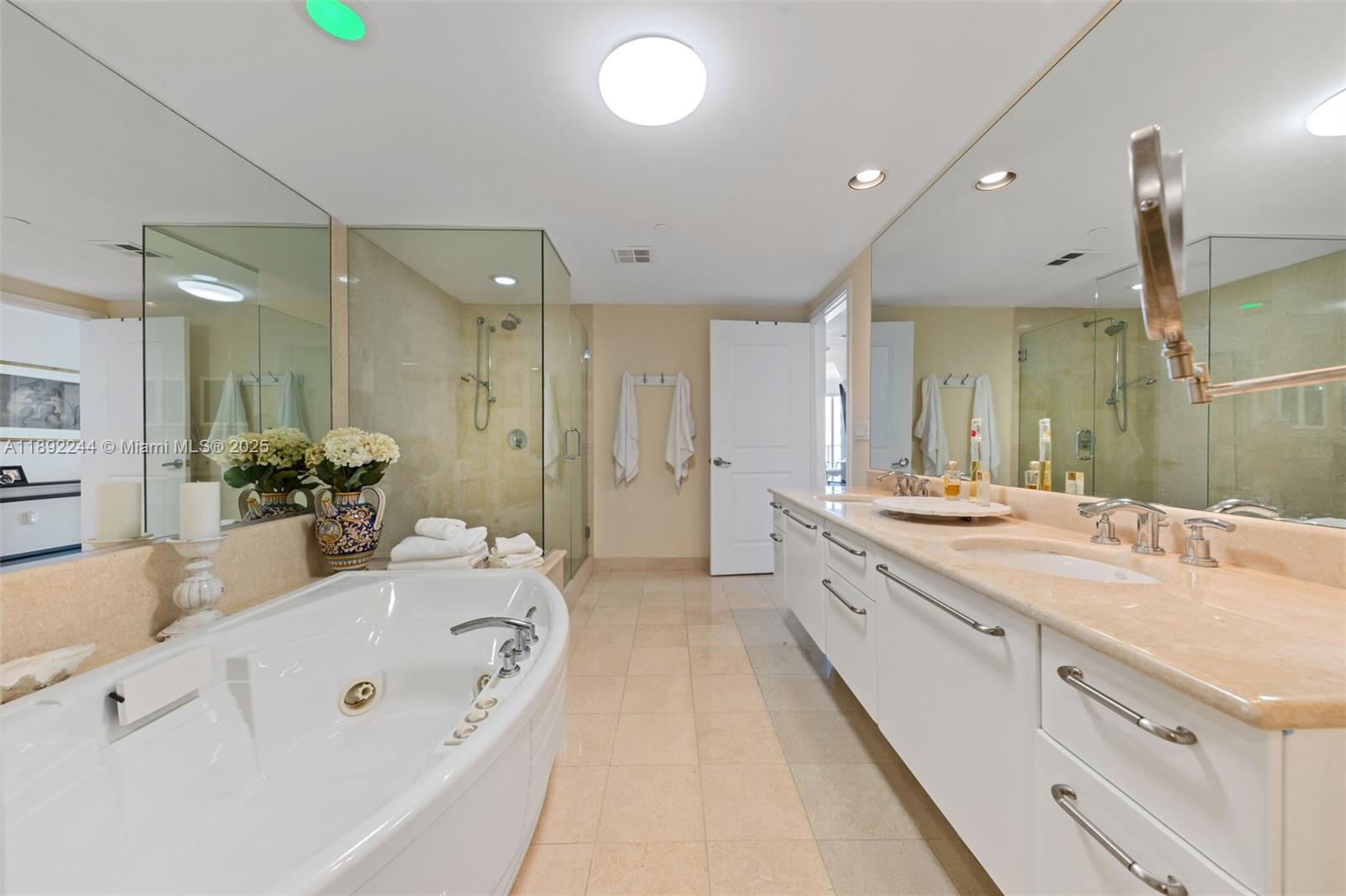 Photo of 3101 Ocean Dr  #707, Hollywood, Florida, 33019 - 