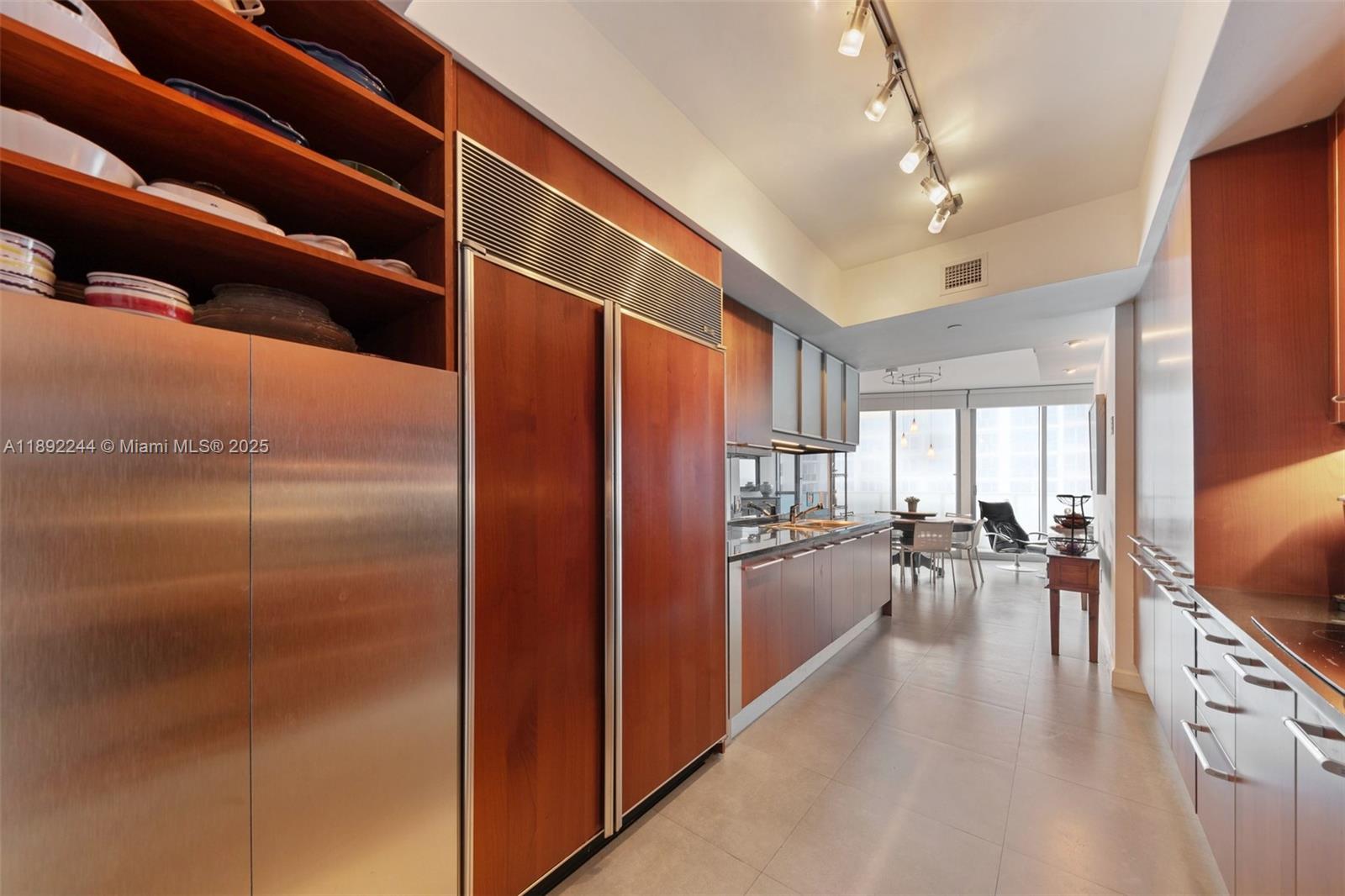 Photo of 3101 Ocean Dr  #707, Hollywood, Florida, 33019 - 