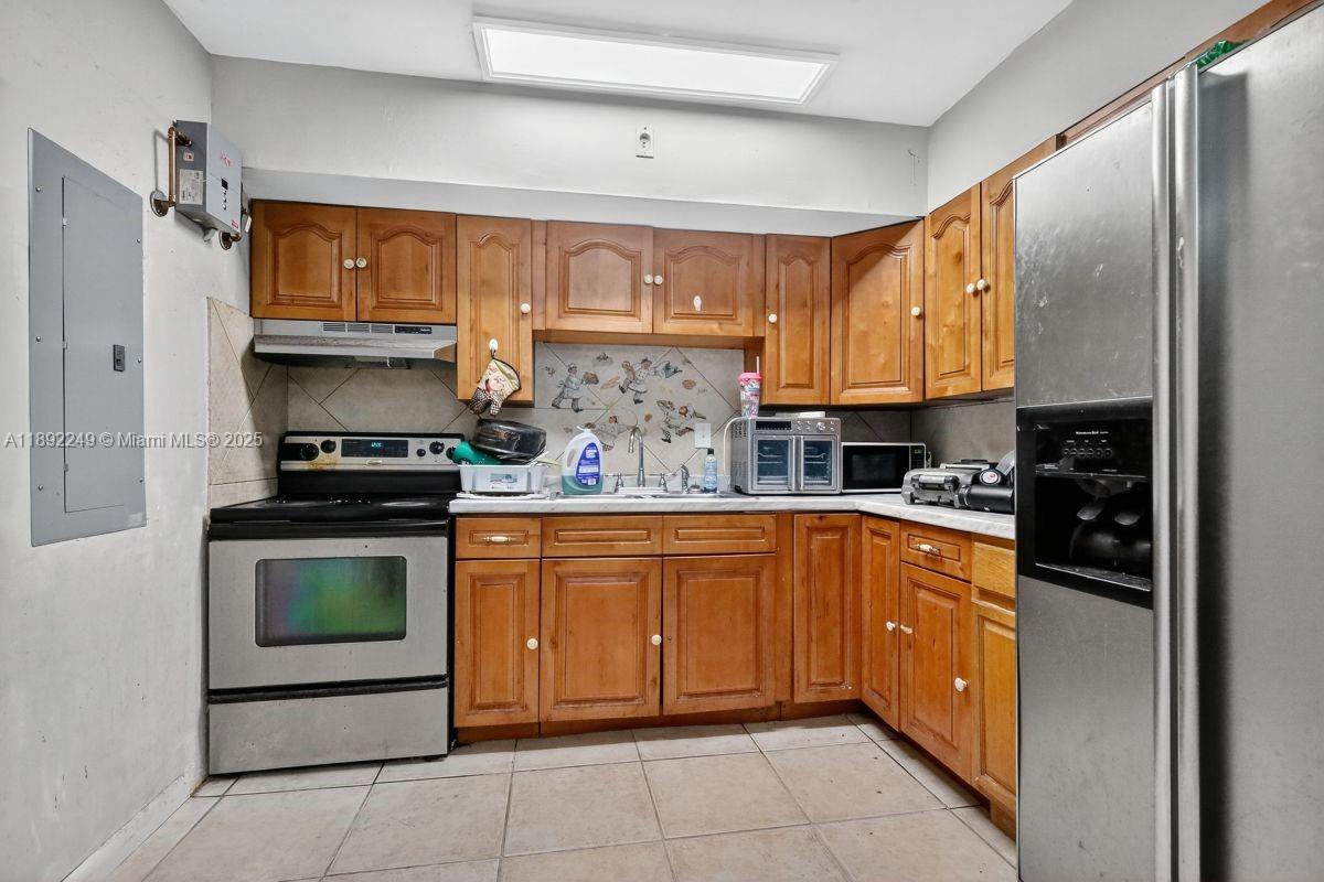   /  2053 sq. ft. $ 2025-10-07 0 foto