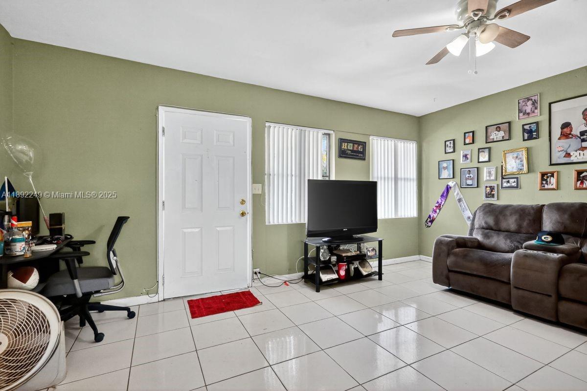   /  2053 sq. ft. $ 2025-10-07 0 foto