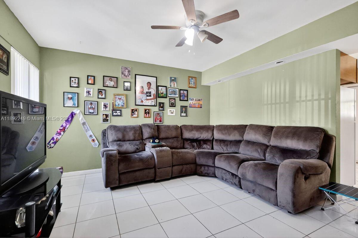  /  2053 sq. ft. $ 2025-10-07 0 foto