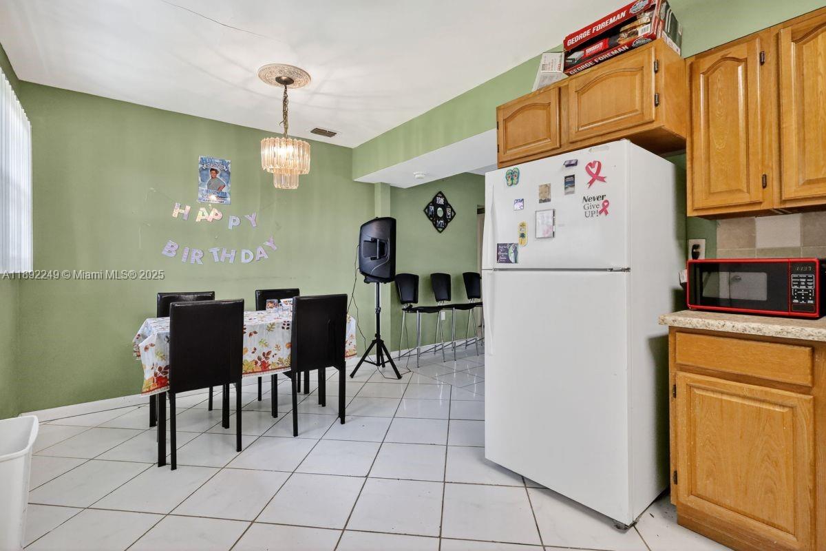   /  2053 sq. ft. $ 2025-10-07 0 foto