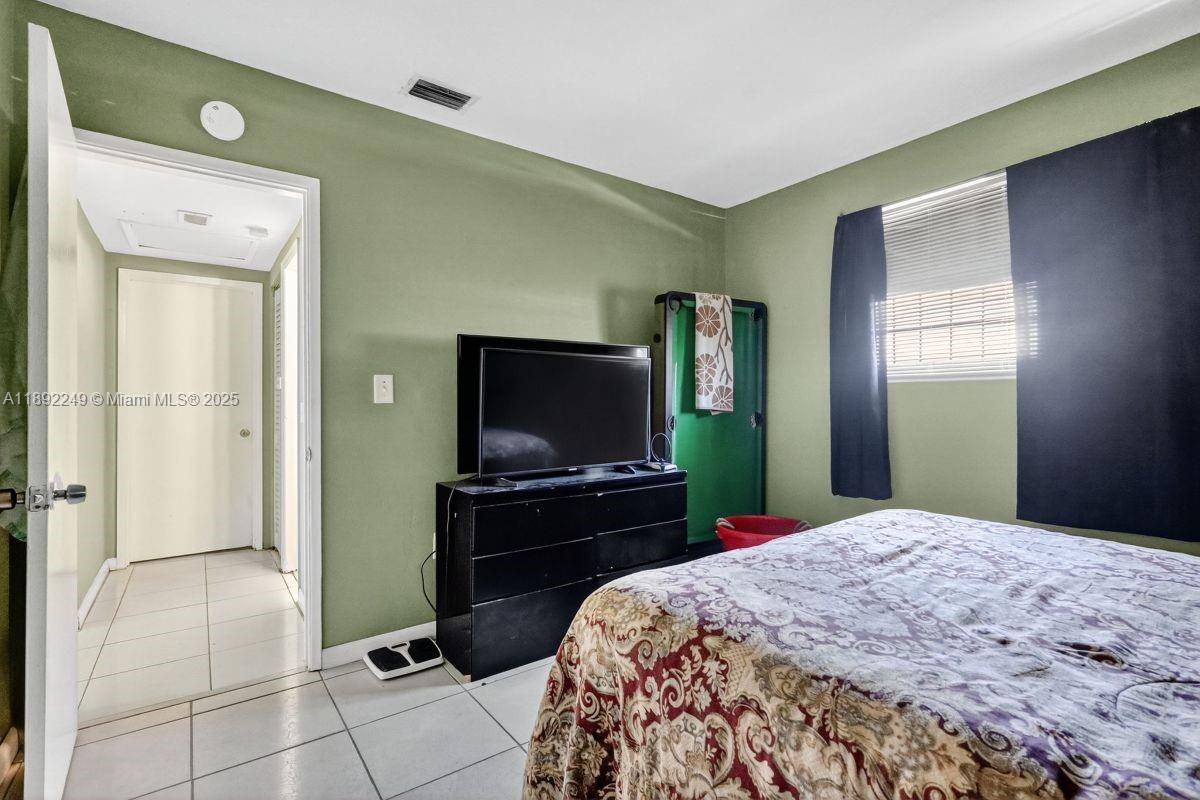   /  2053 sq. ft. $ 2025-10-07 0 foto