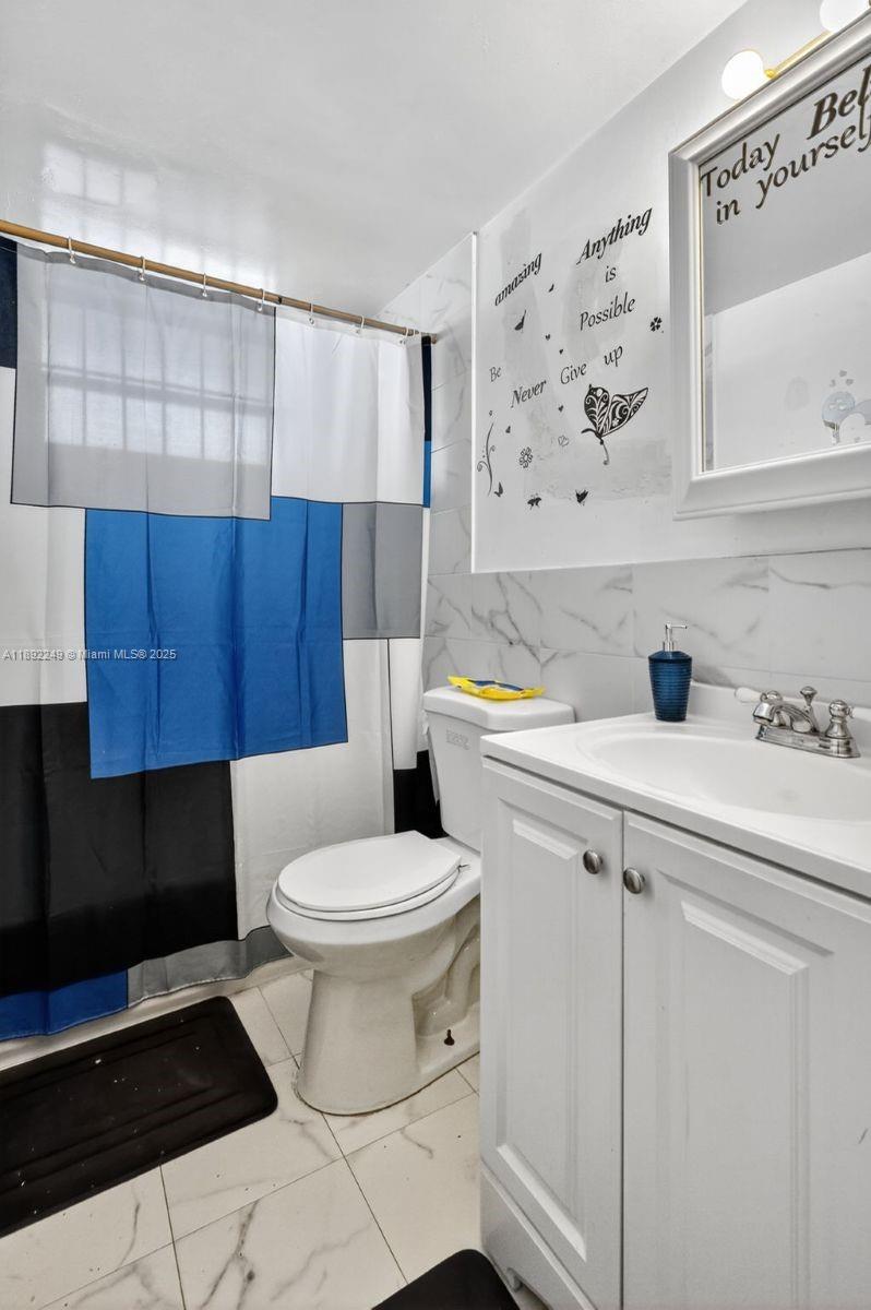   /  2053 sq. ft. $ 2025-10-07 0 foto
