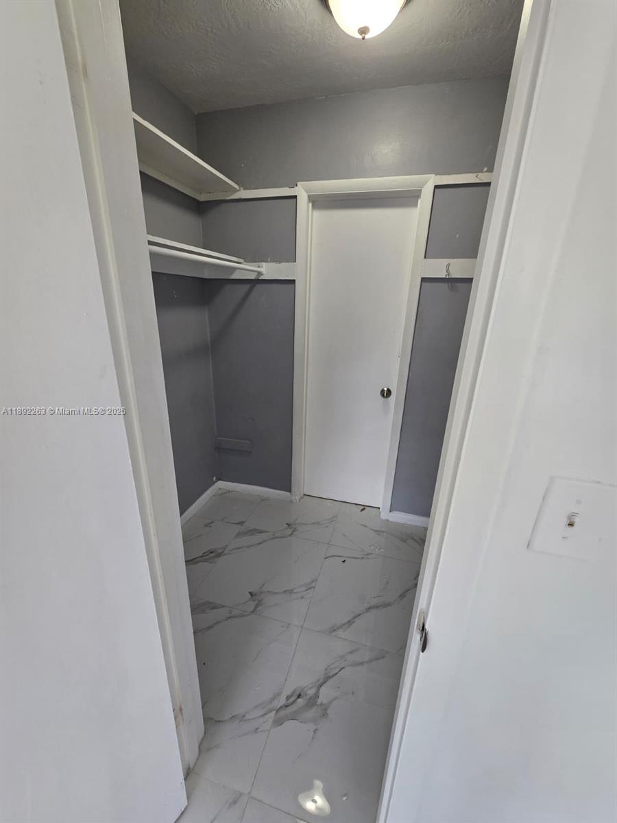 Ver detalles / sq. ft. $ 2025-10-07 0 foto
