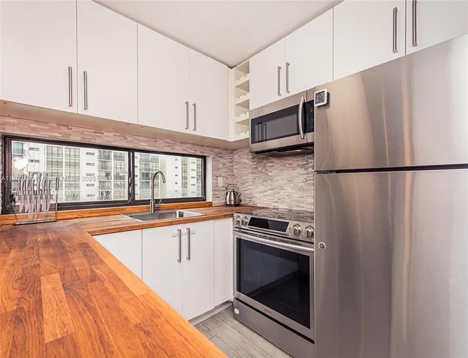 Photo of 16919 Bay Rd  #605, Sunny Isles Beach, Florida, 33160 - 