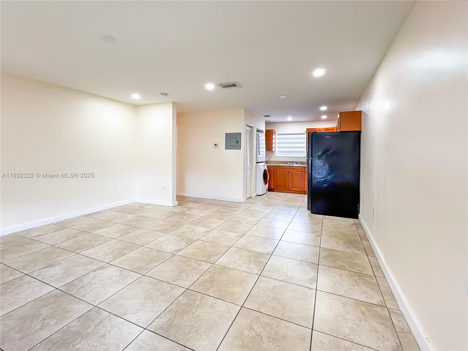Ver detalles / 3824 sq. ft. $ 2025-10-08 0 foto
