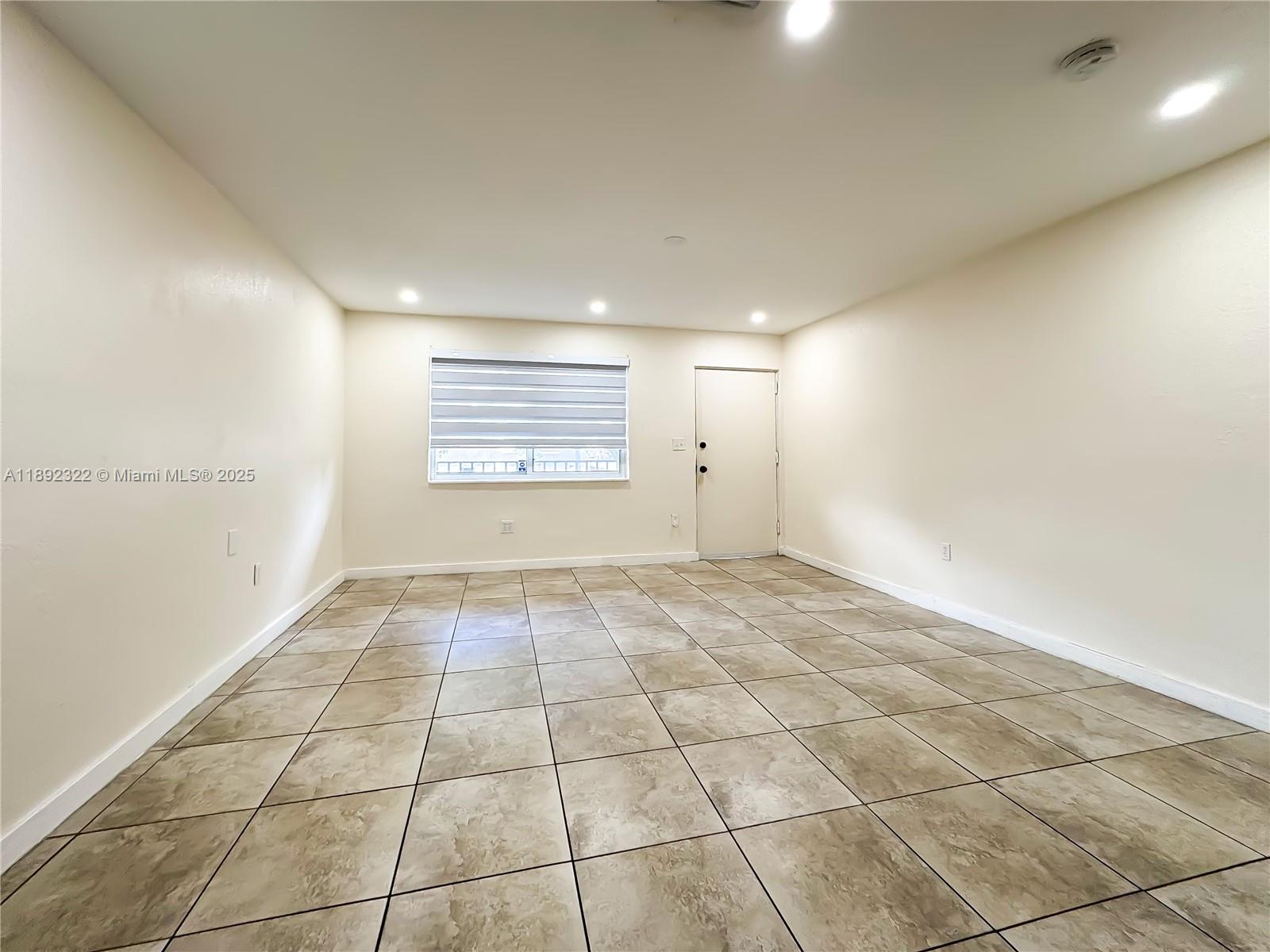 Ver detalles / 3824 sq. ft. $ 2025-10-08 0 foto