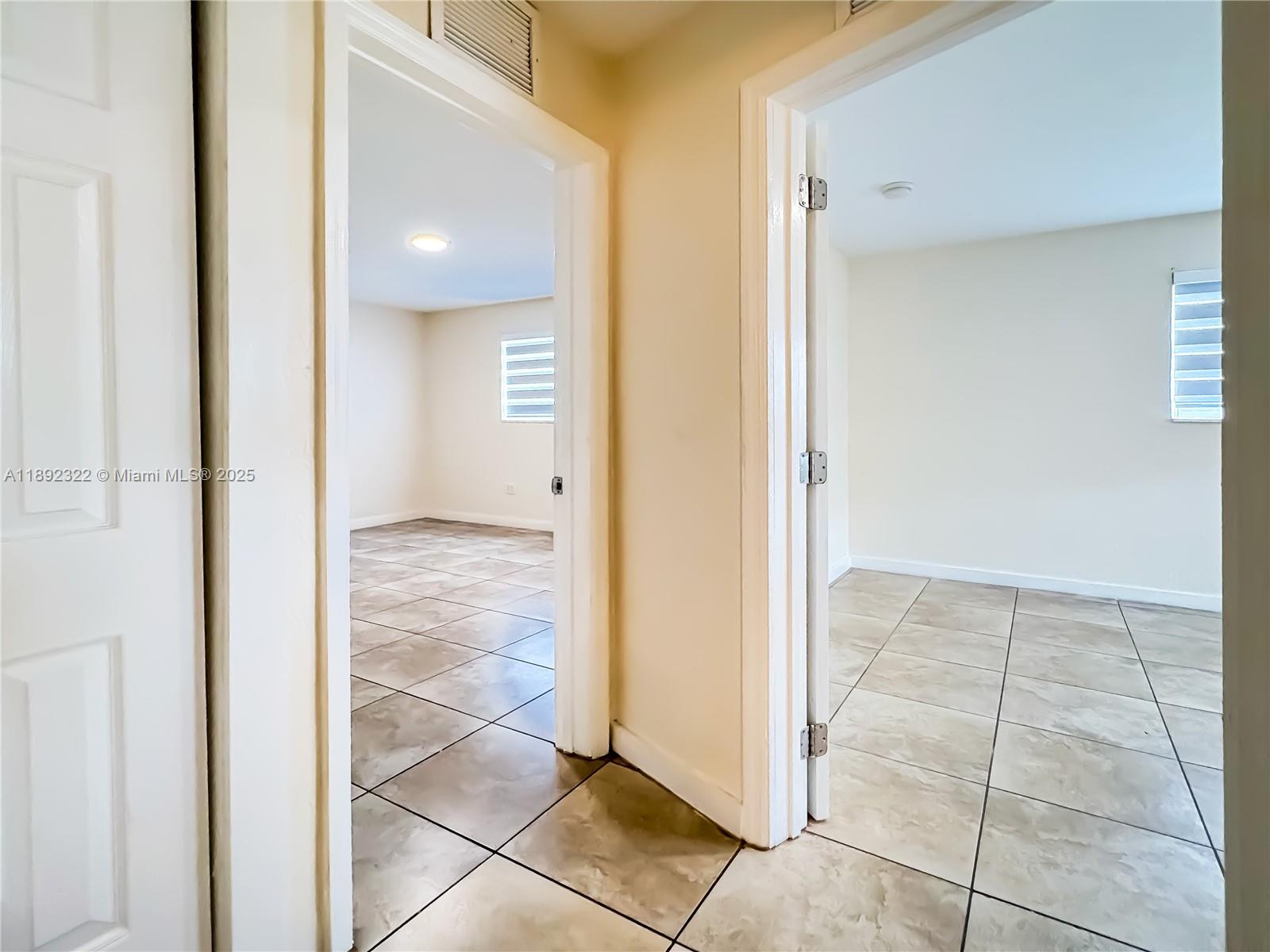 Ver detalles / 3824 sq. ft. $ 2025-10-08 0 foto