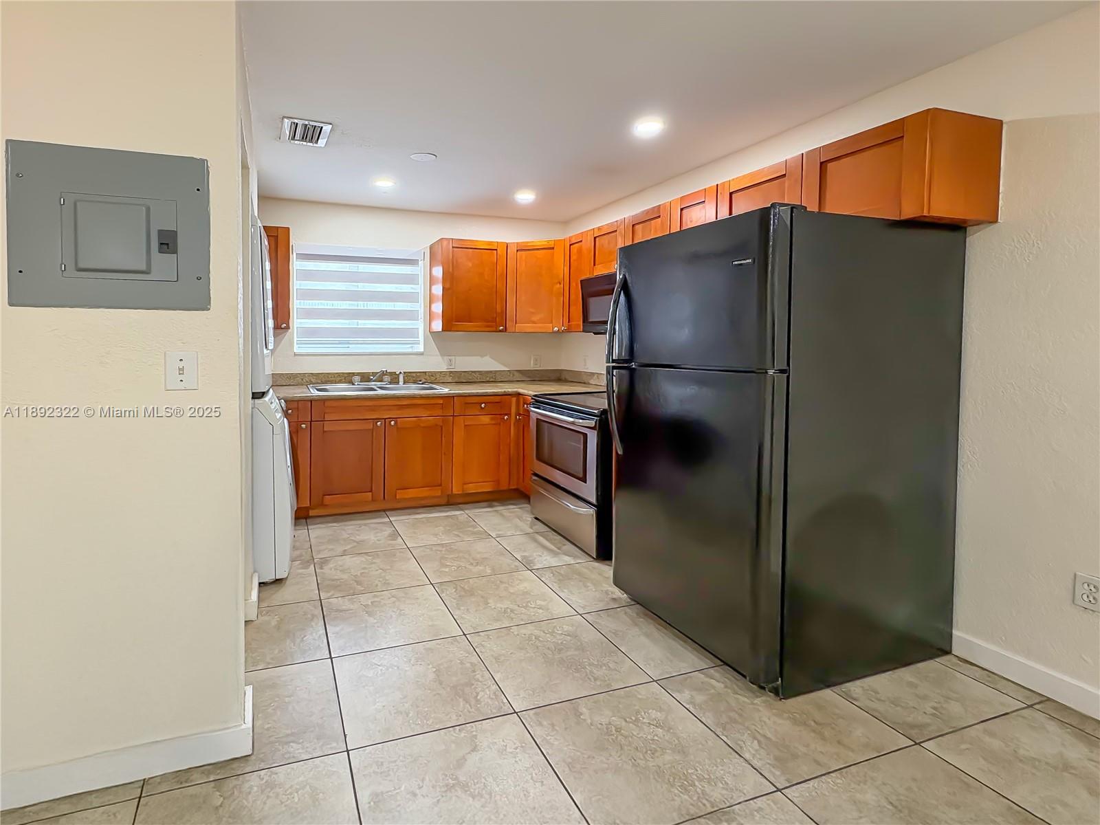Ver detalles / 3824 sq. ft. $ 2025-10-08 0 foto