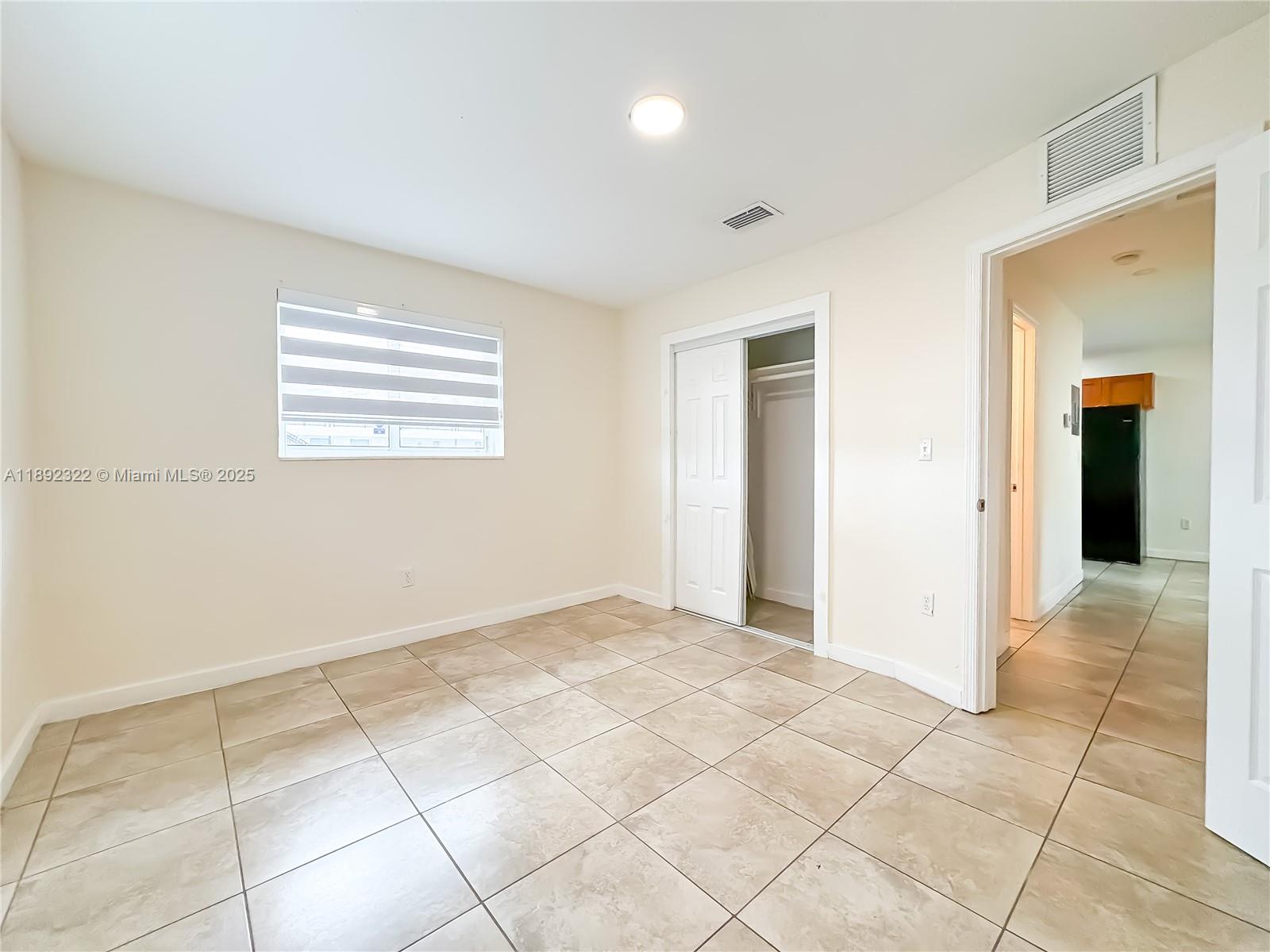 Ver detalles / 3824 sq. ft. $ 2025-10-08 0 foto