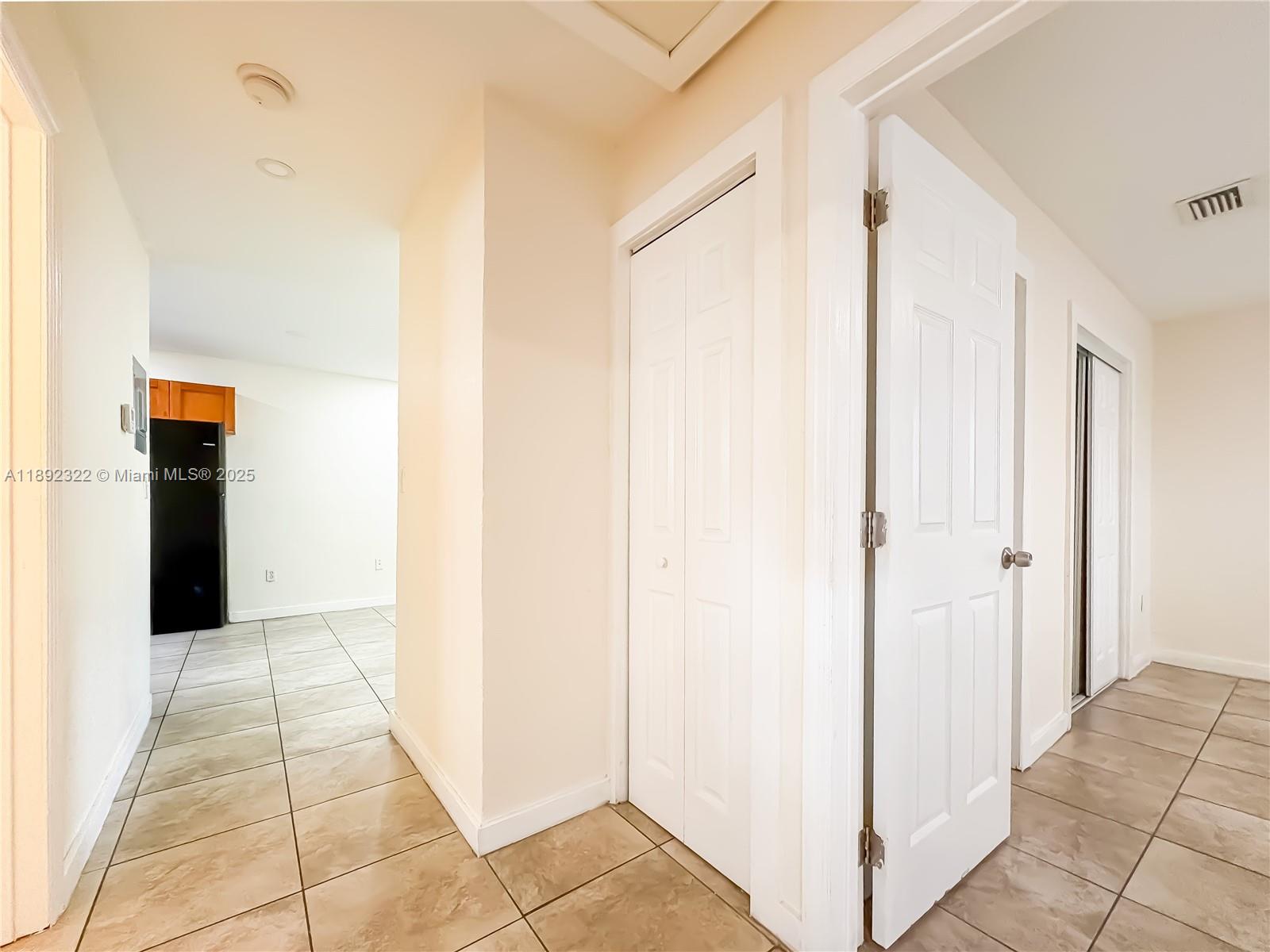 Ver detalles / 3824 sq. ft. $ 2025-10-08 0 foto