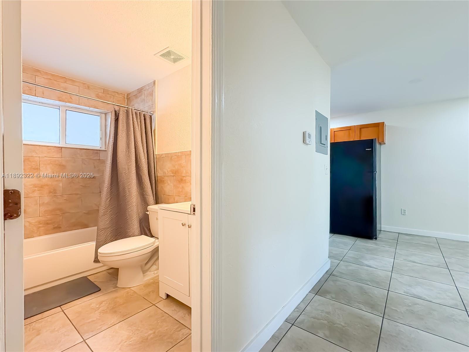Ver detalles / 3824 sq. ft. $ 2025-10-08 0 foto