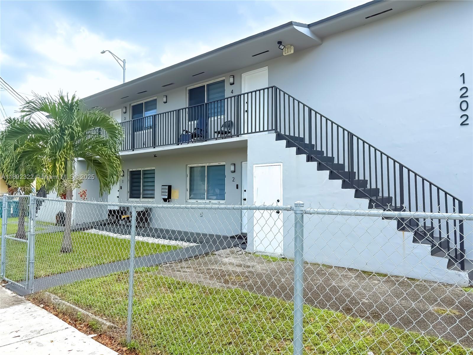 Ver detalles / 3824 sq. ft. $ 2025-10-08 0 foto