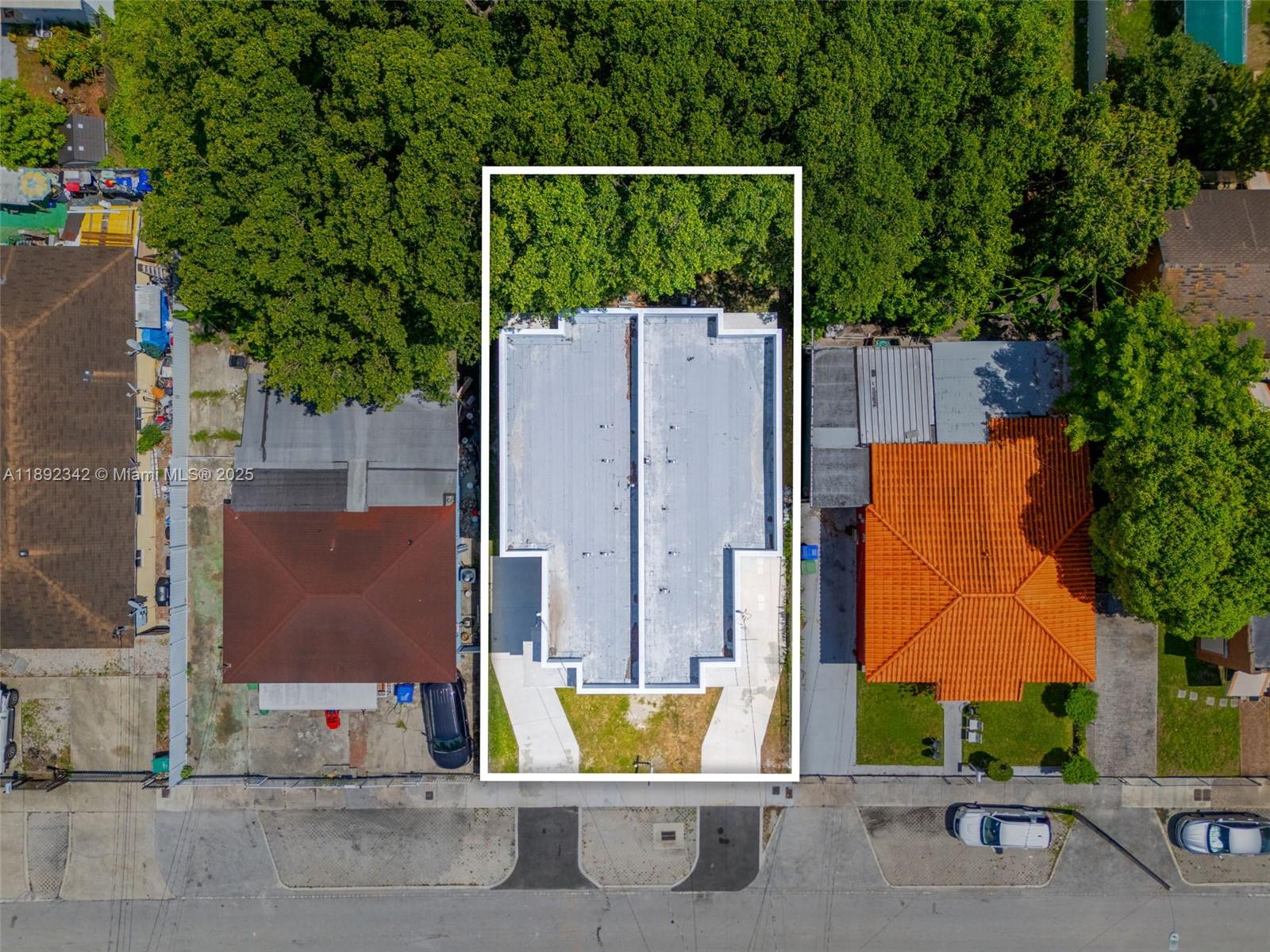   /  3944 sq. ft. $ 2025-10-08 0 foto