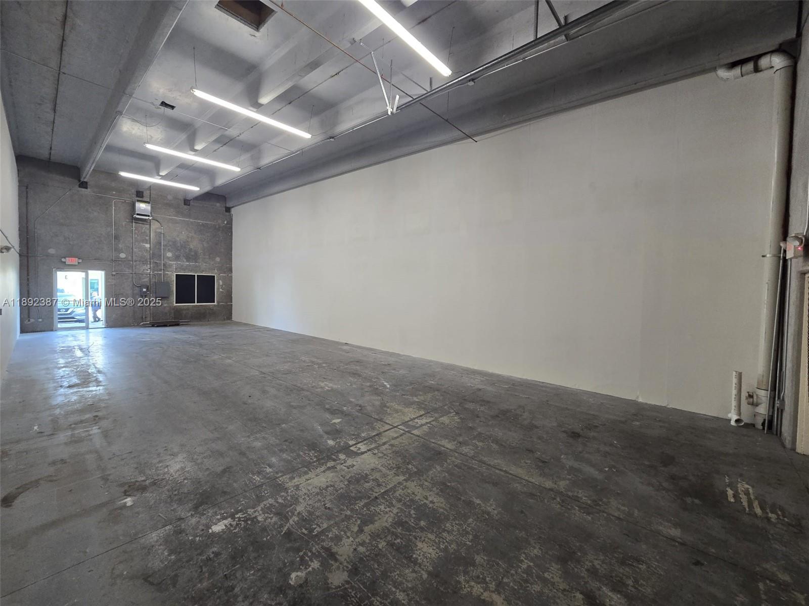 See details / sq. ft. $ 2025-10-08 0 Photo