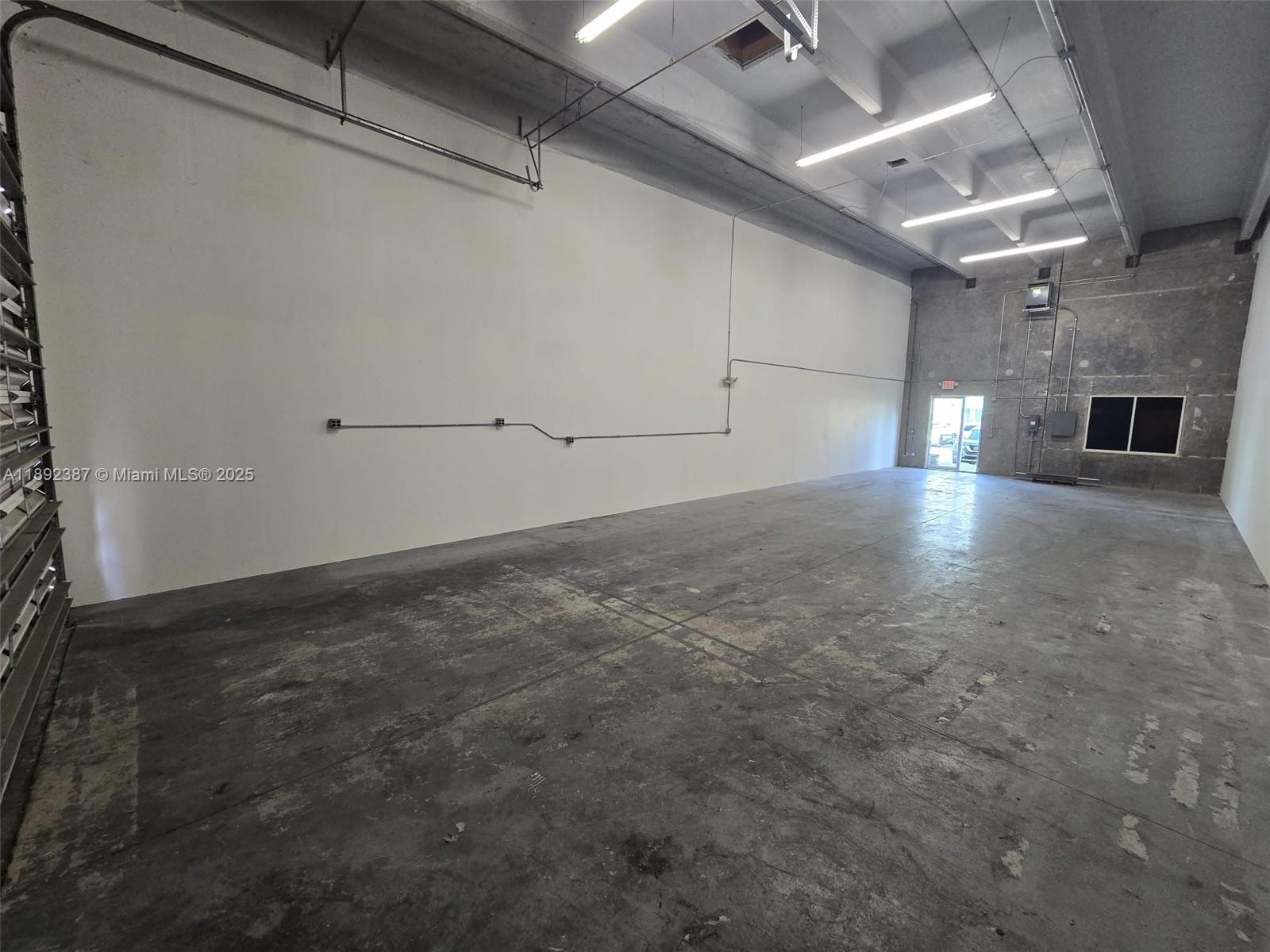 See details / sq. ft. $ 2025-10-08 0 Photo