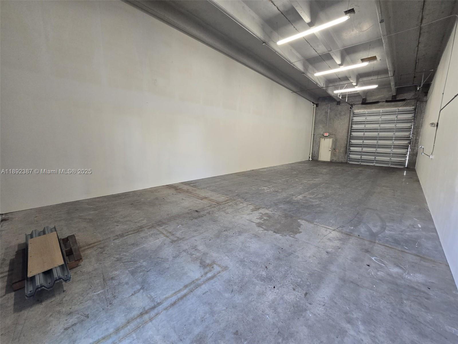 See details / sq. ft. $ 2025-10-08 0 Photo