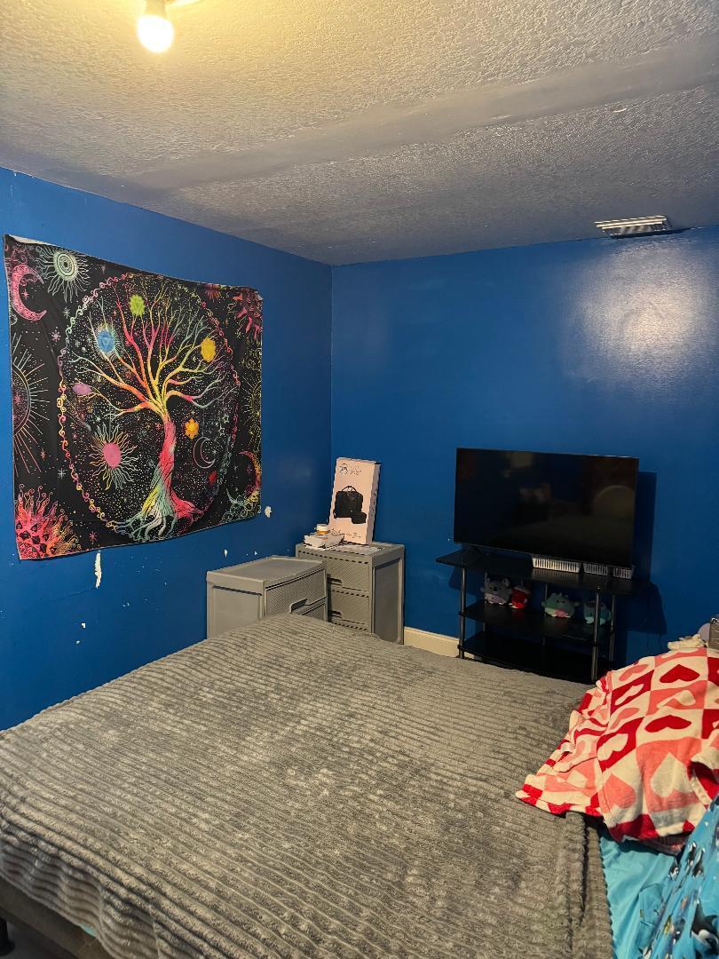   / 3 2835 sq. ft. $ 2025-12-03 0 foto