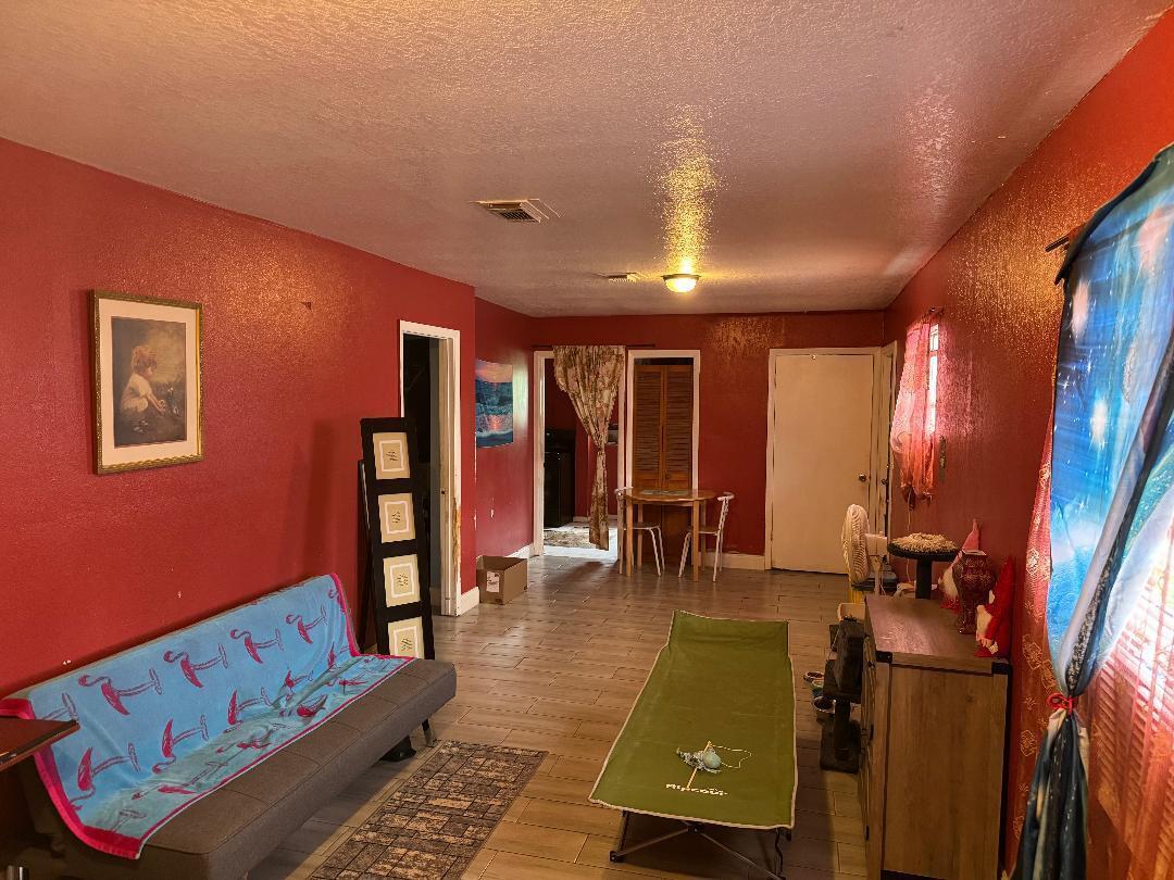   / 3 2835 sq. ft. $ 2025-12-03 0 foto