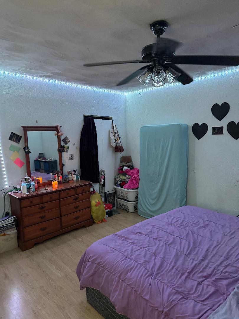   / 3 2835 sq. ft. $ 2025-12-03 0 foto