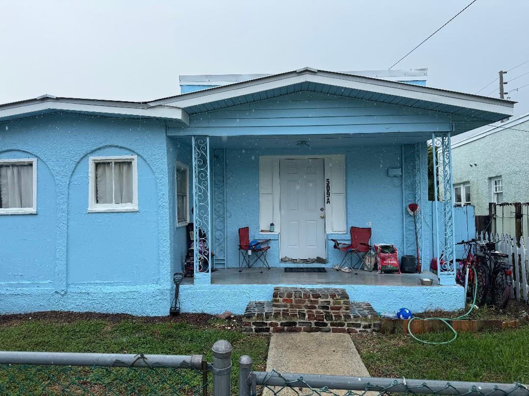   / 3 2835 sq. ft. $ 2025-12-03 0 foto