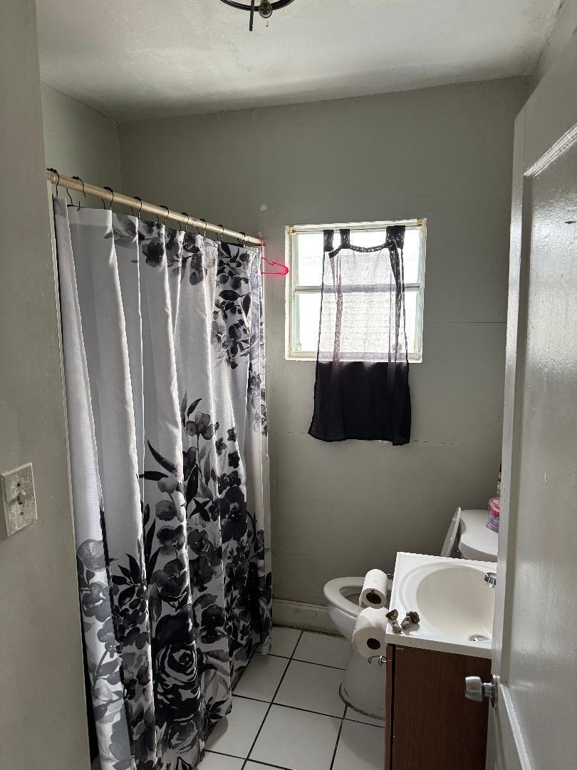   / 3 2835 sq. ft. $ 2025-12-03 0 foto