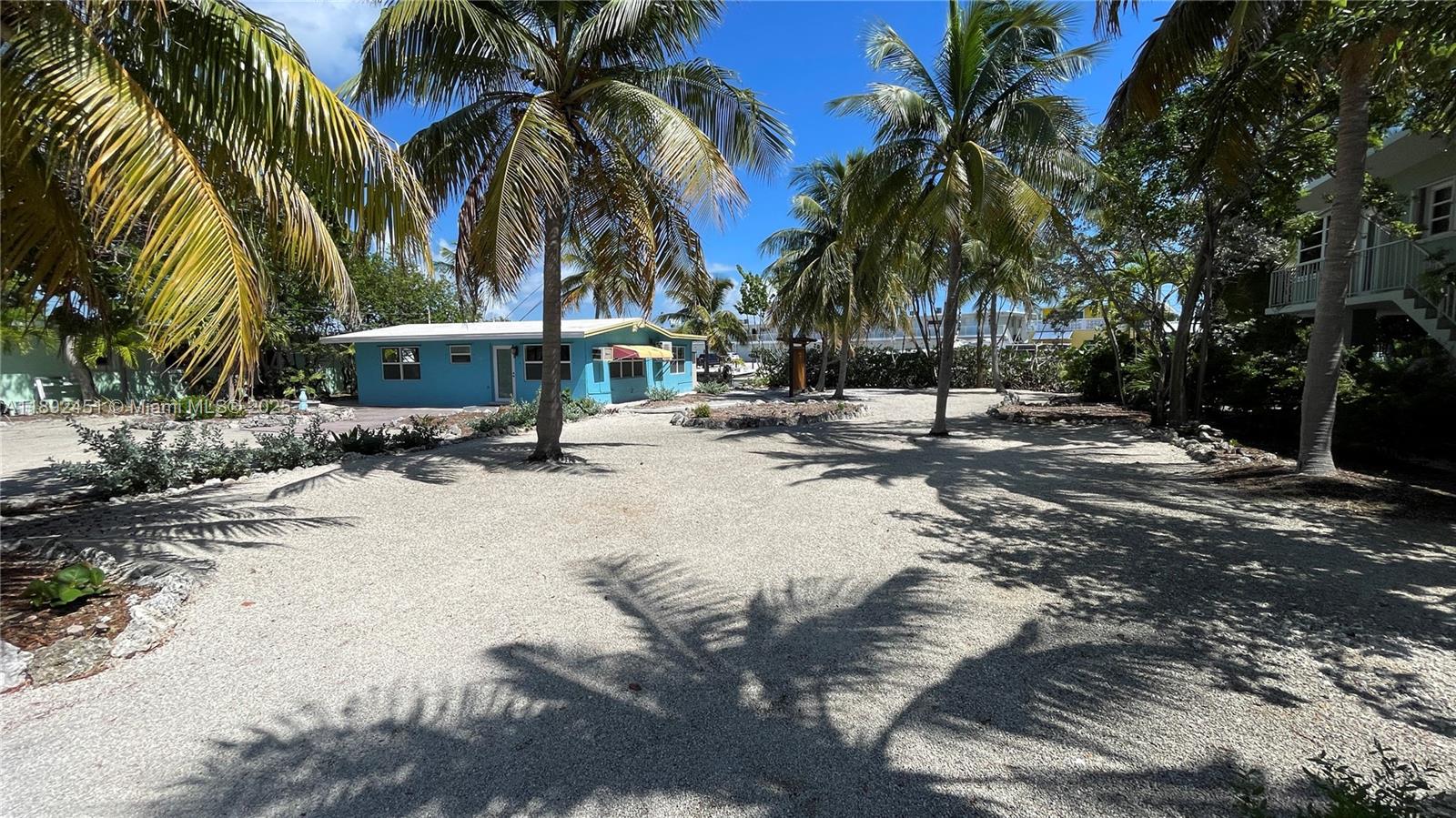 See details / sq. ft. $ 2025-10-08 0 Photo