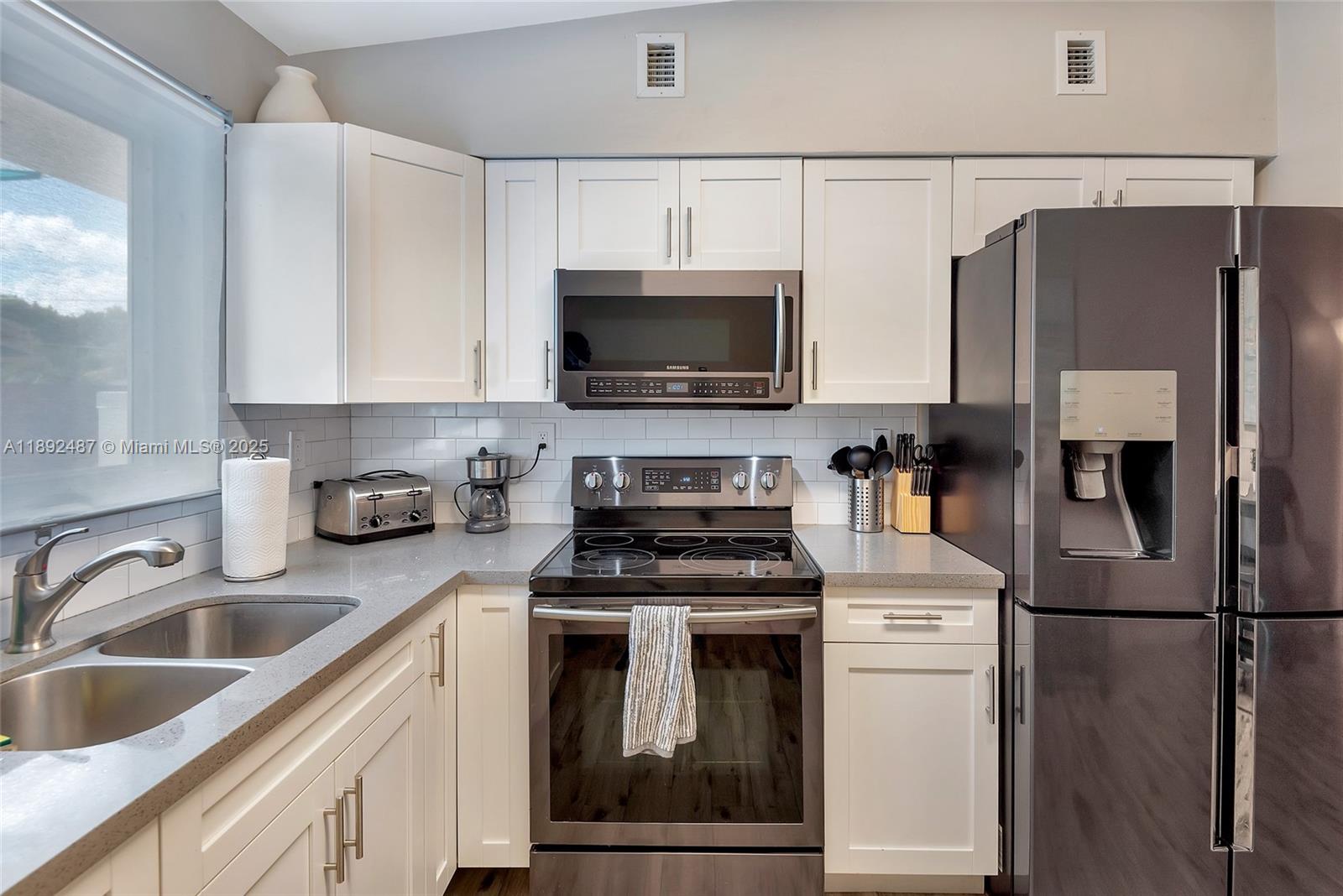 Ver detalles / 1281 sq. ft. $ 2025-10-08 0 foto