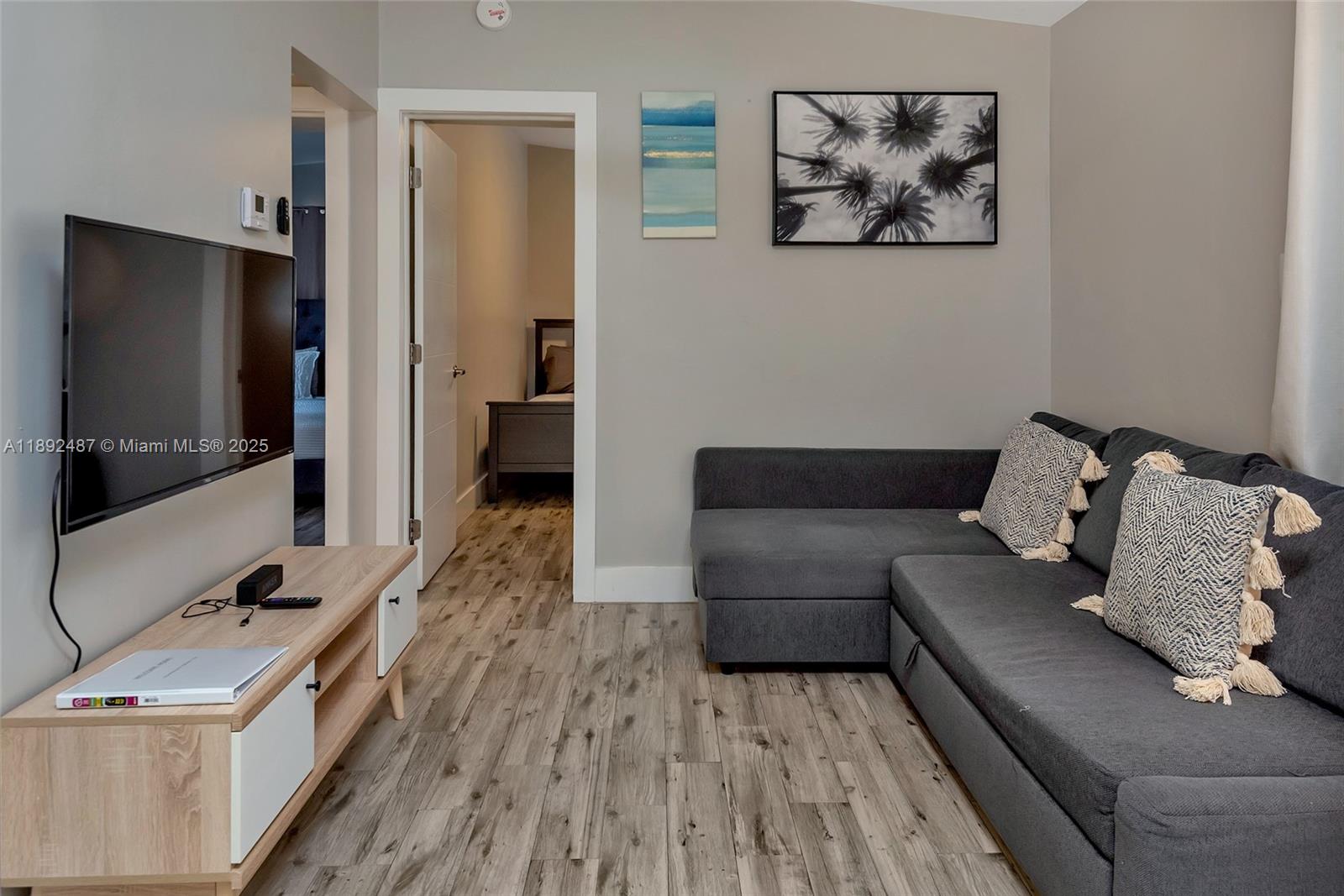 Ver detalles / 1281 sq. ft. $ 2025-10-08 0 foto
