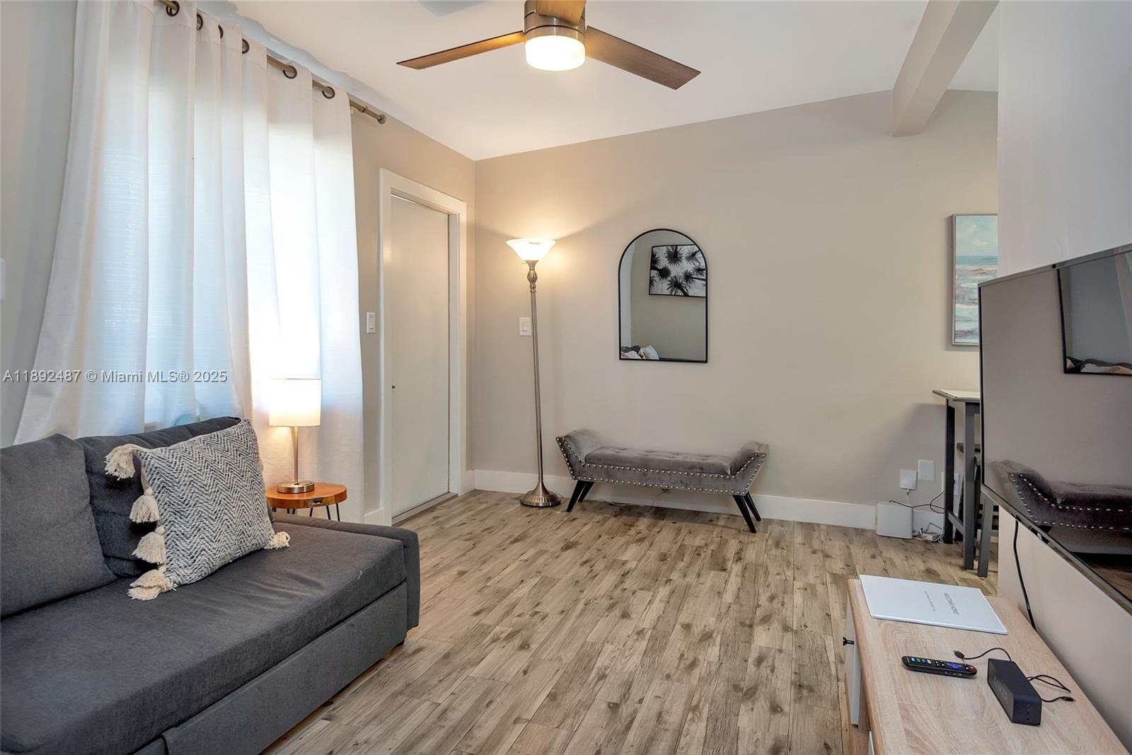 Ver detalles / 1281 sq. ft. $ 2025-10-08 0 foto