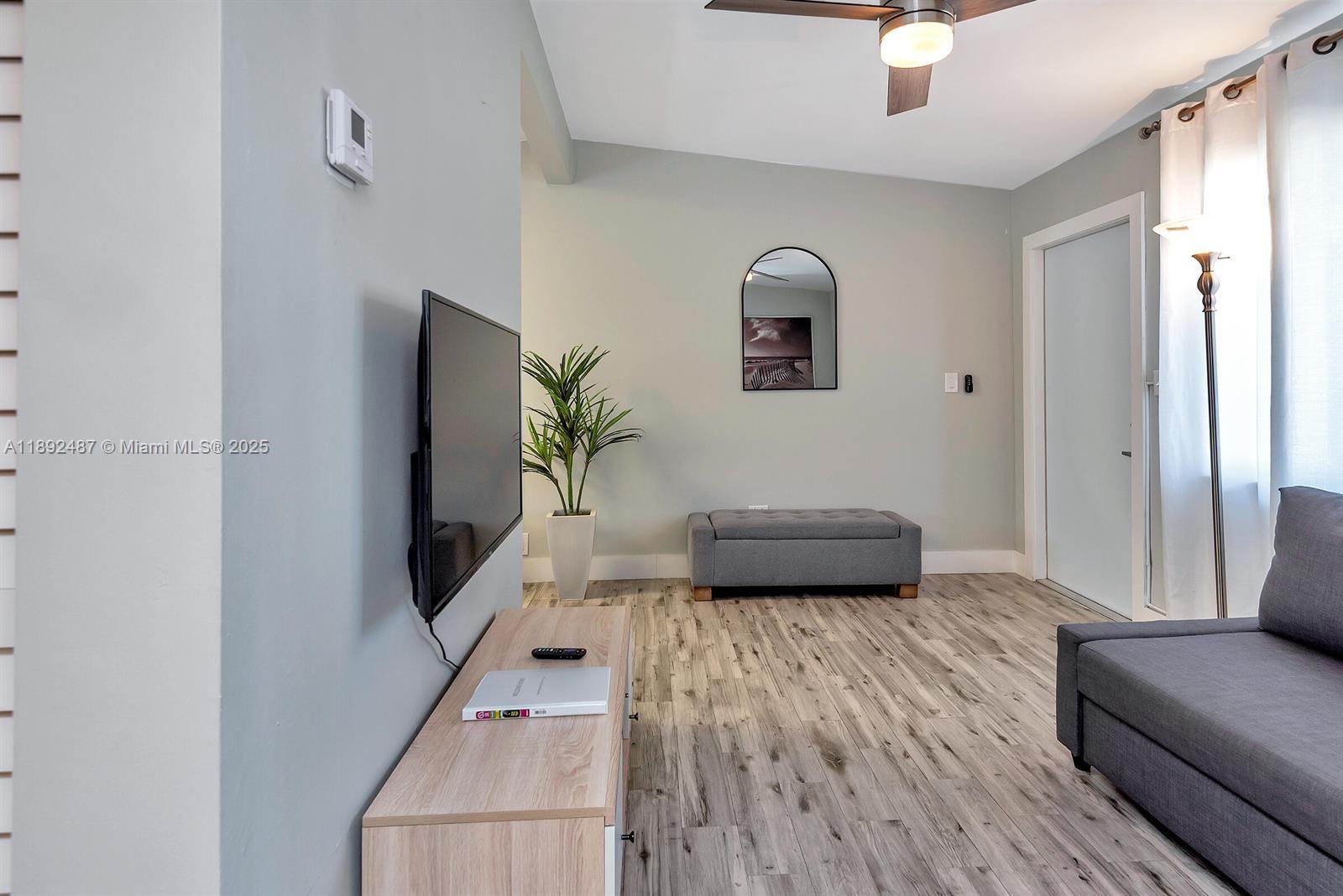 Ver detalles / 1281 sq. ft. $ 2025-10-08 0 foto