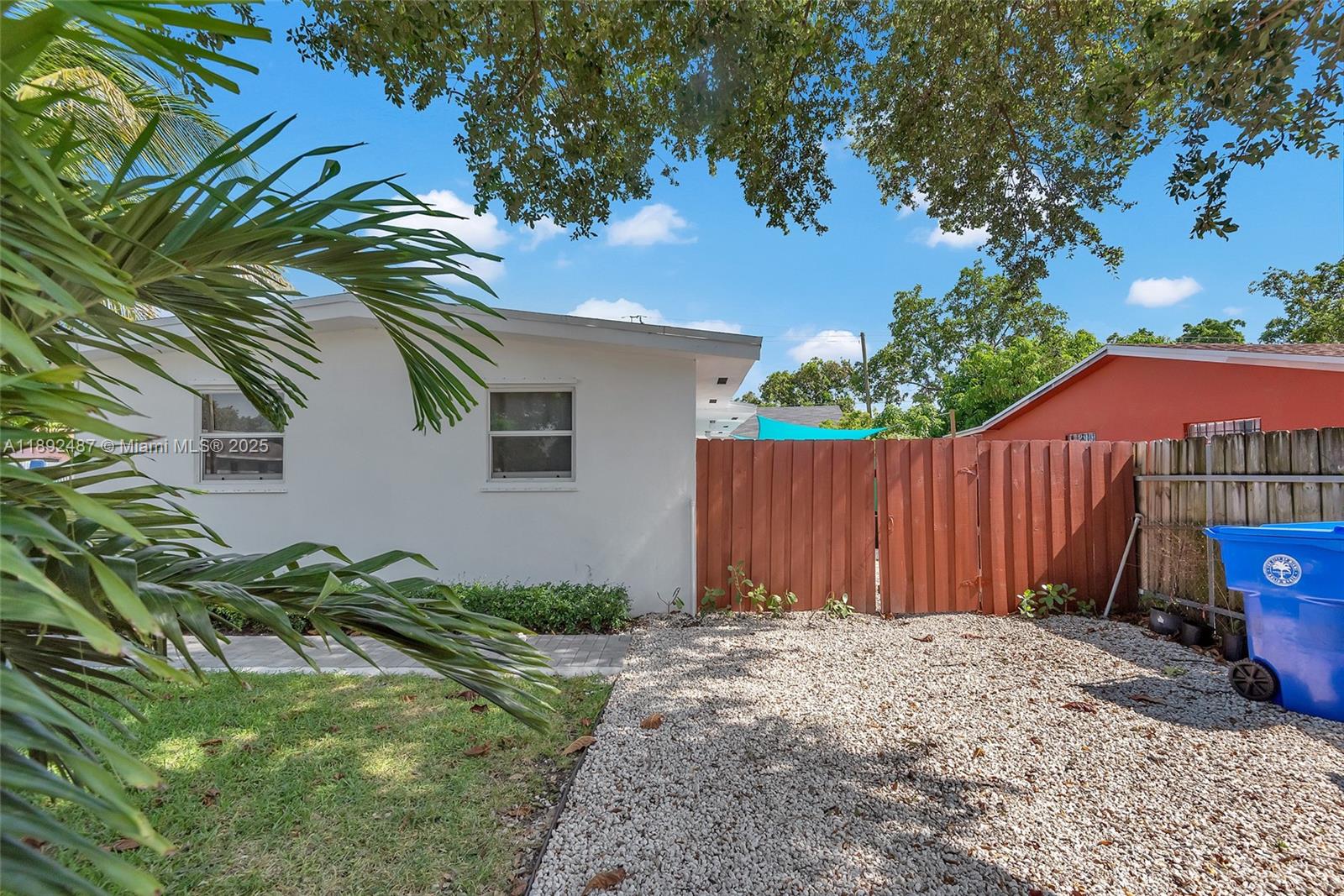 See details / 1281 sq. ft. $ 2025-10-08 0 Photo