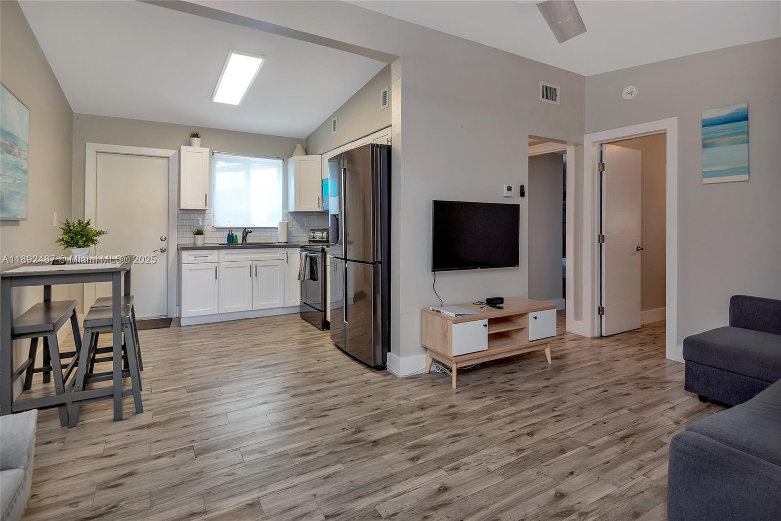 Ver detalles / 1281 sq. ft. $ 2025-10-08 0 foto