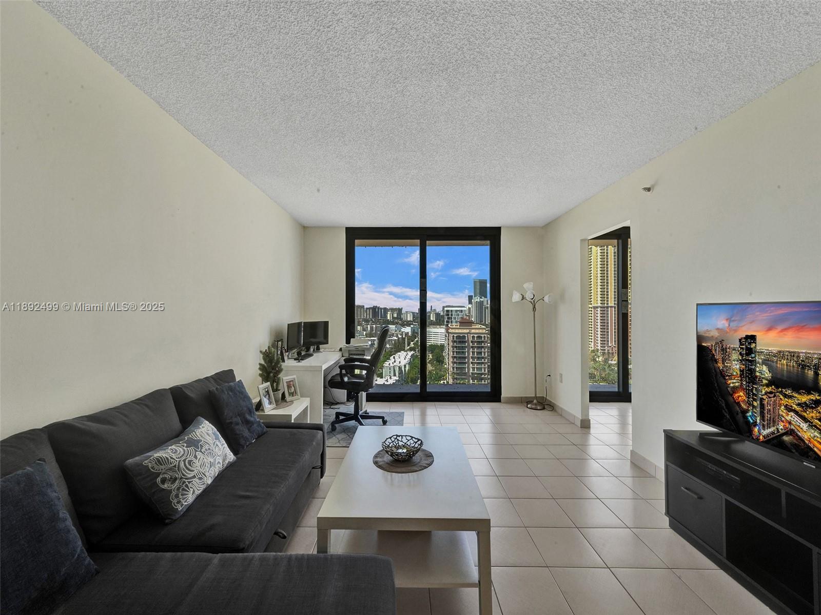 See details 2316 1 / 2 1061 sq. ft. $ 2025-10-08 0 Photo
