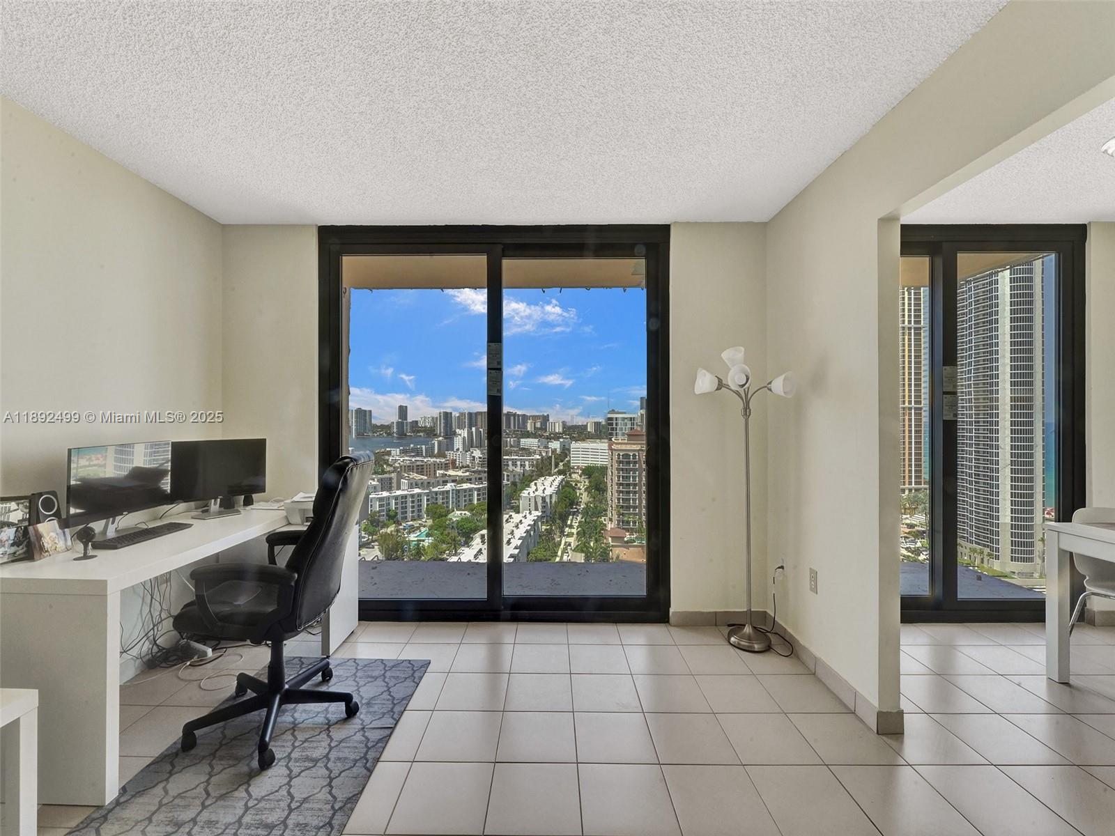 See details 2316 1 / 2 1061 sq. ft. $ 2025-10-08 0 Photo