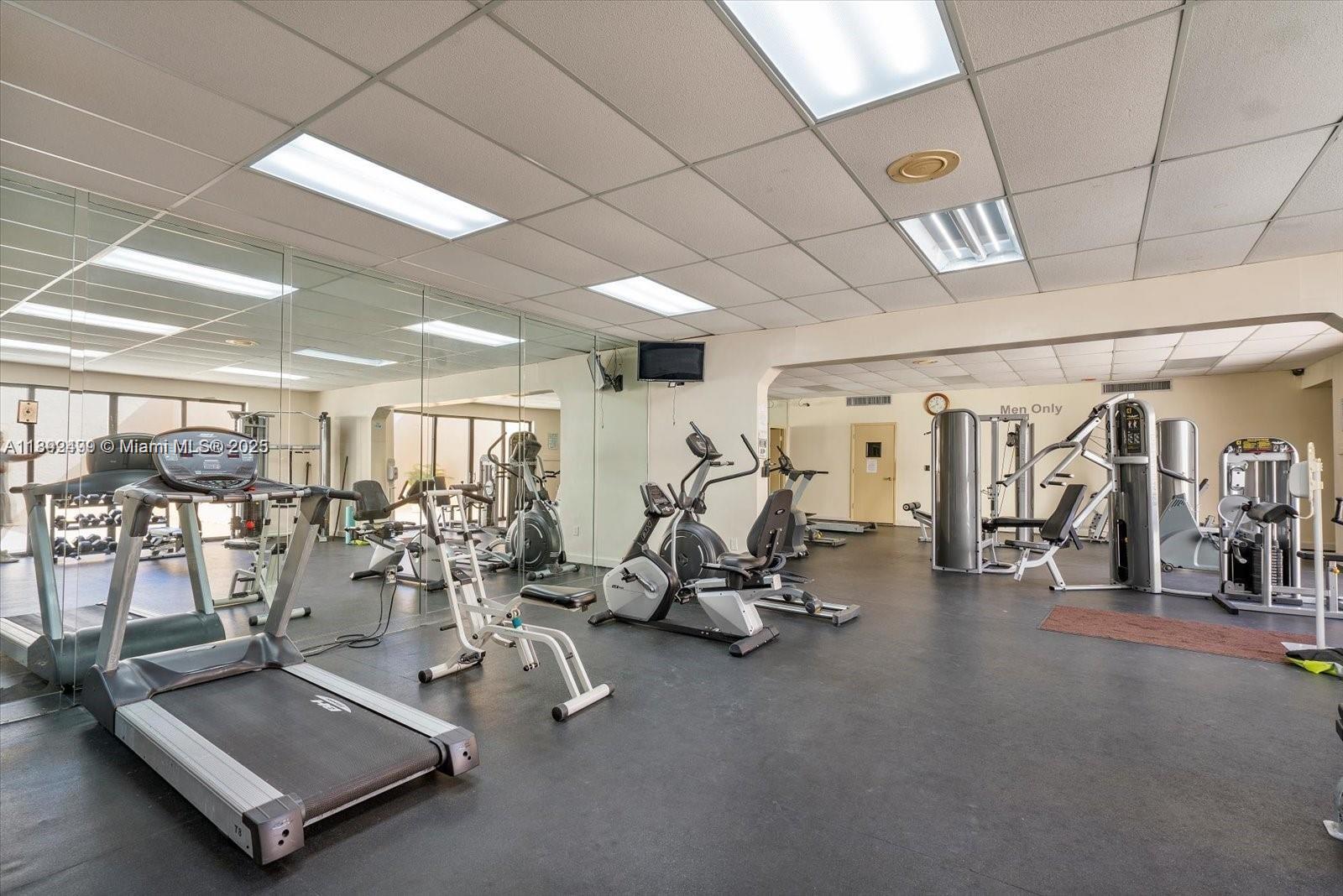 See details 2316 1 / 2 1061 sq. ft. $ 2025-10-08 0 Photo